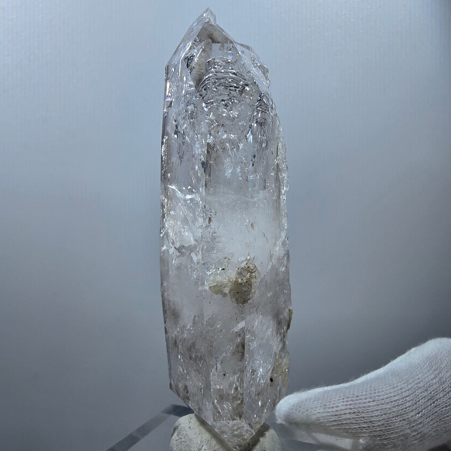 Sceptre DT en quartz fumé lémurien Enhydro, 1 gobob de poche Bubble Valentine. Namibie 89 x 33 x 21 mm