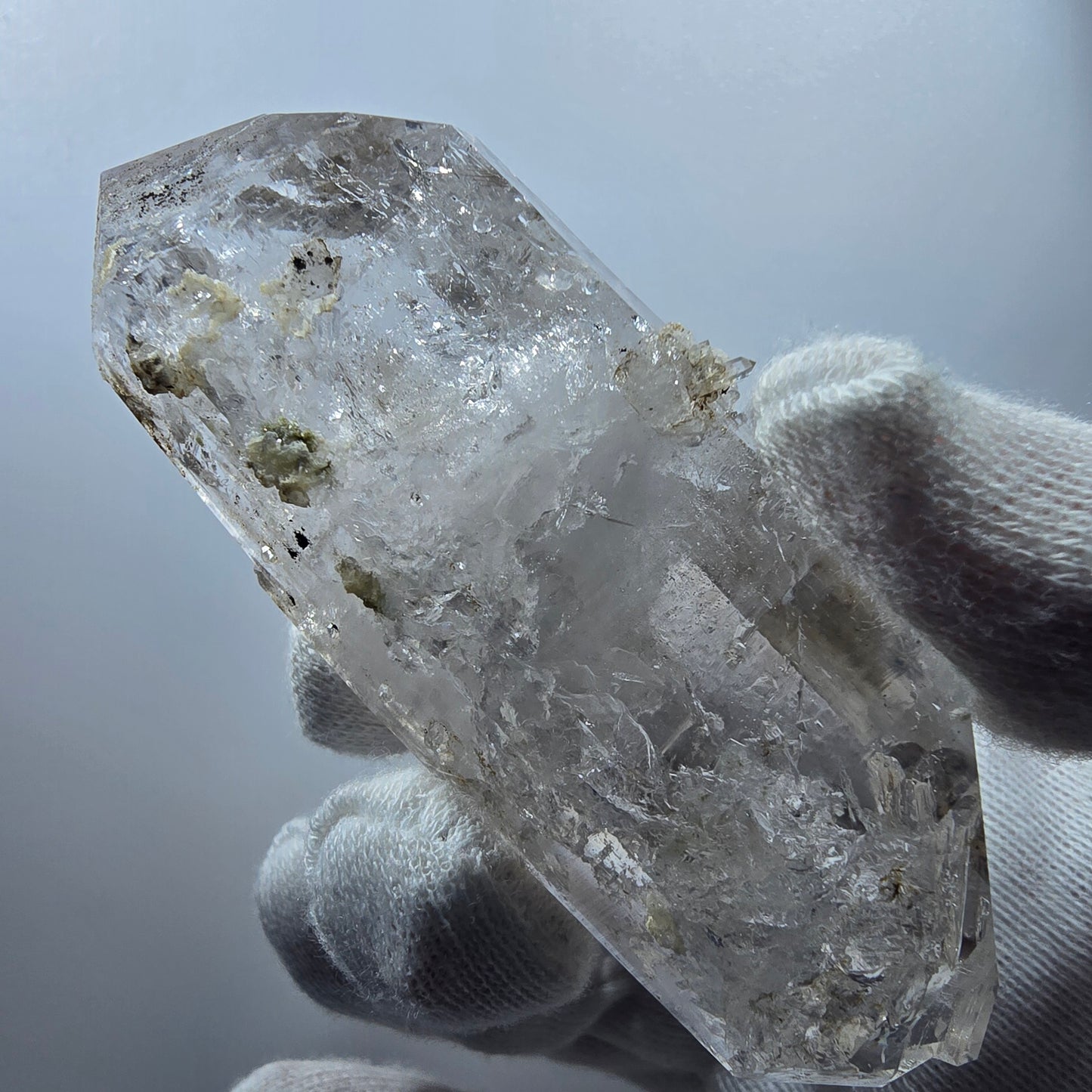 Sceptre DT en quartz fumé lémurien Enhydro, 1 gobob de poche Bubble Valentine. Namibie 89 x 33 x 21 mm