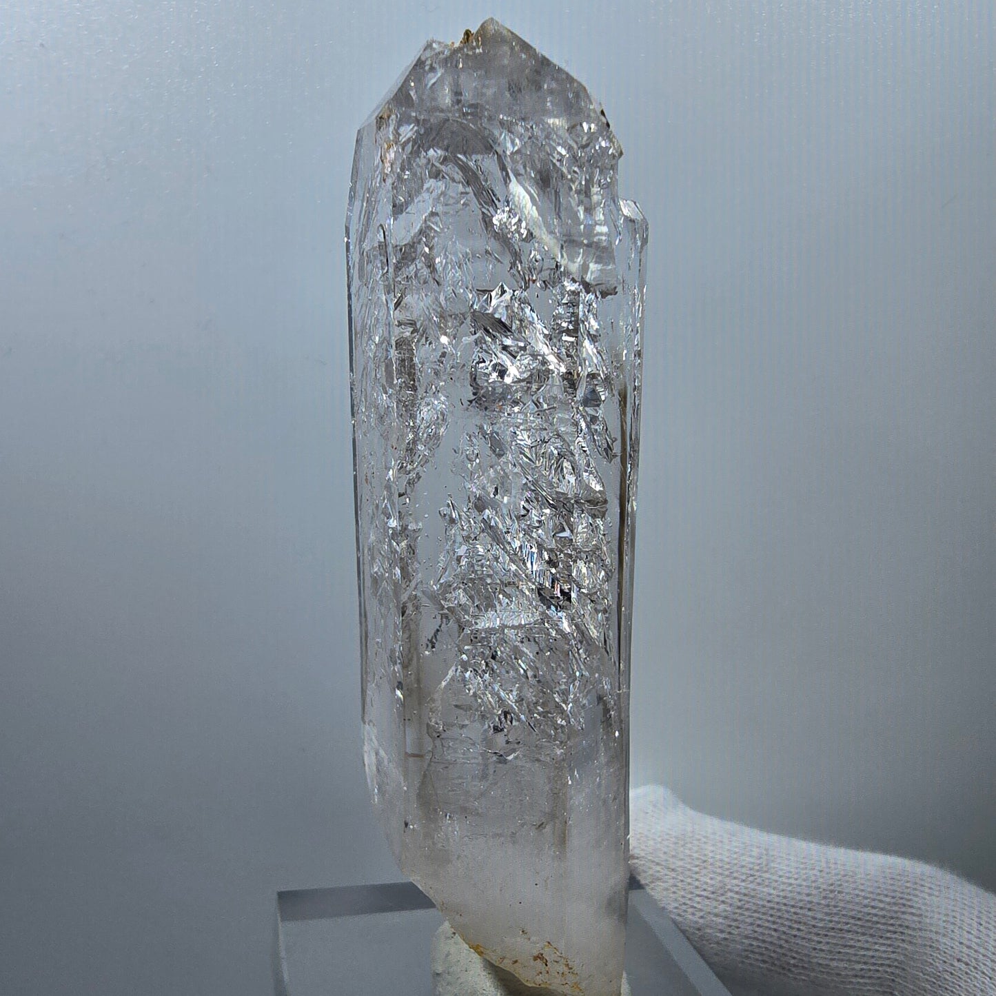 Enhydro Window Smoky Quartz, 3 Gobobs de poche Valentine à bulles (grandes). Namibie, 97 x 29 x 22 mm.