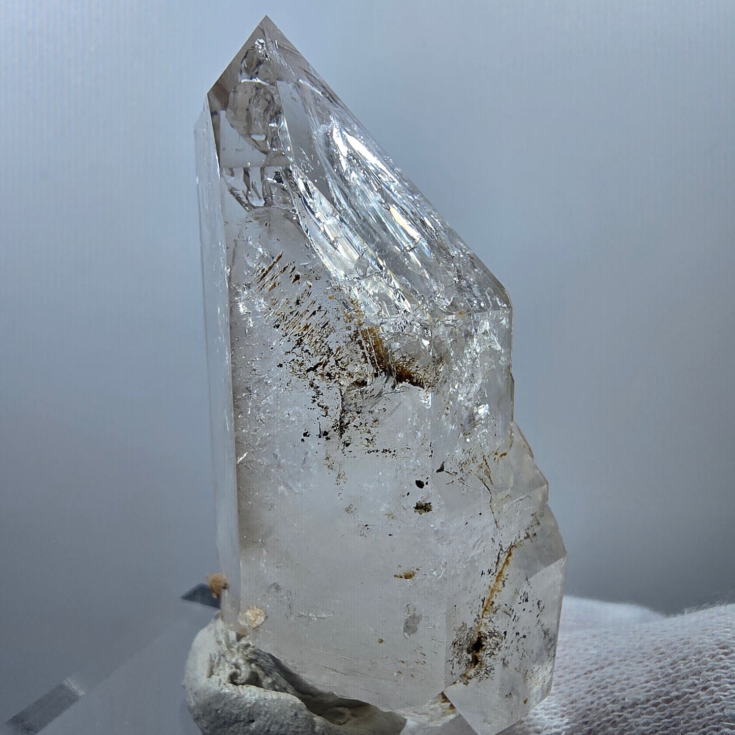 Sceptre DT Enhydro Squelette Quartz Fumé, 1 Gobob de Poche Bulle Valentine. Namibie 72 x 39 x 30 mm