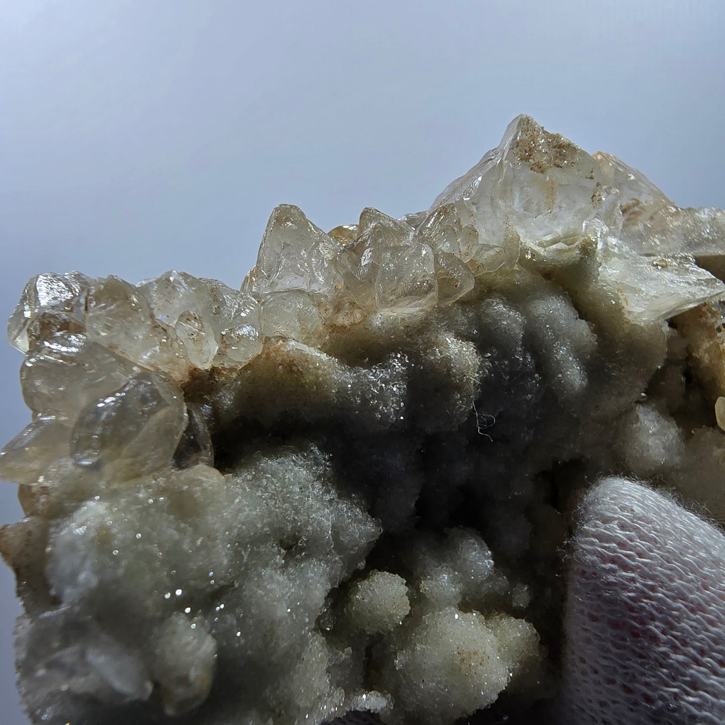 Spécimen rare de calcite UV, mine Valentine Pocket, Goboboseb, Namibie, 88 x 44 x 29 mm