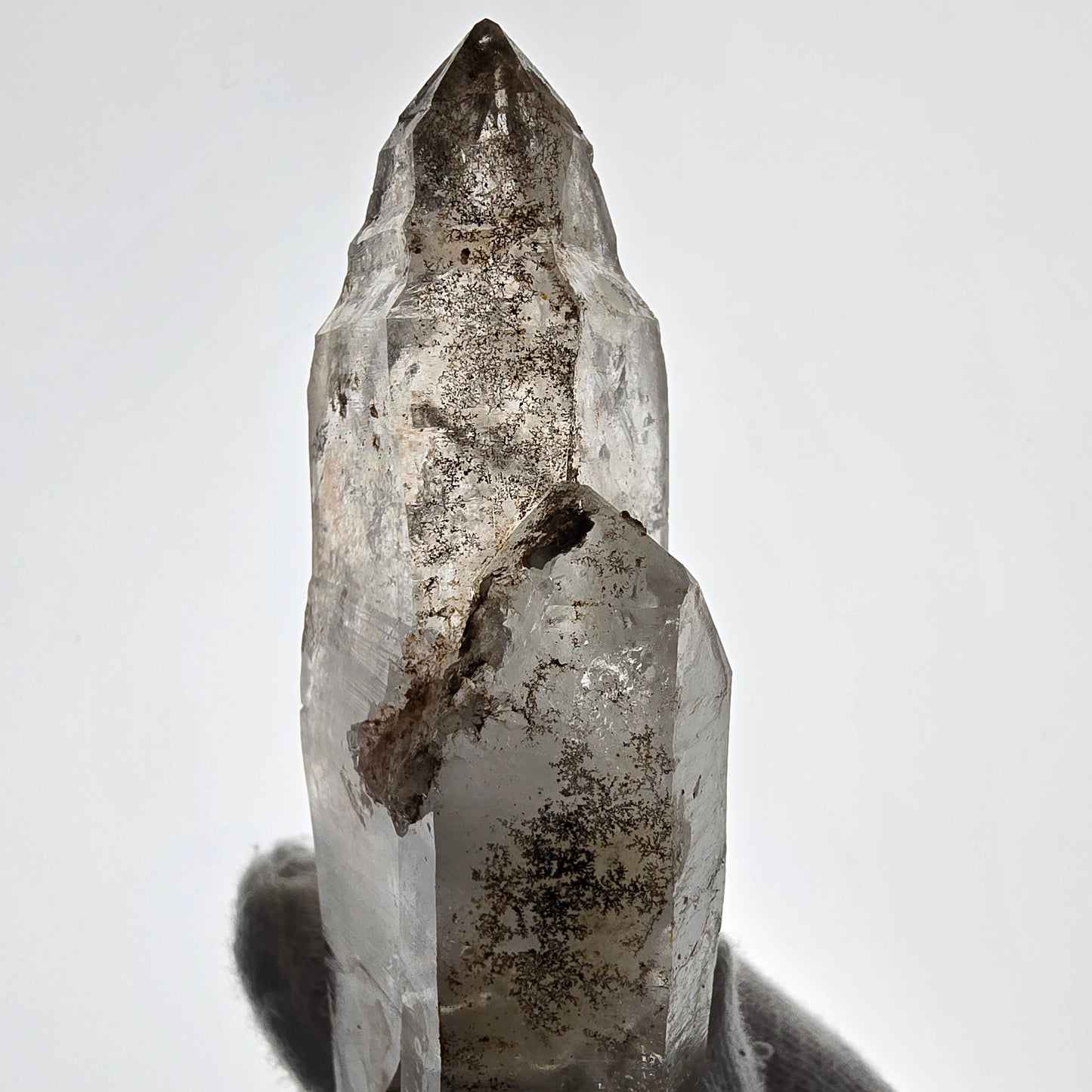 Quartz fumé squelette fantôme Enhydro, DT, calcite UV, Valentine Pocket Gob. Namibie, 107 x 41 x 27 mm