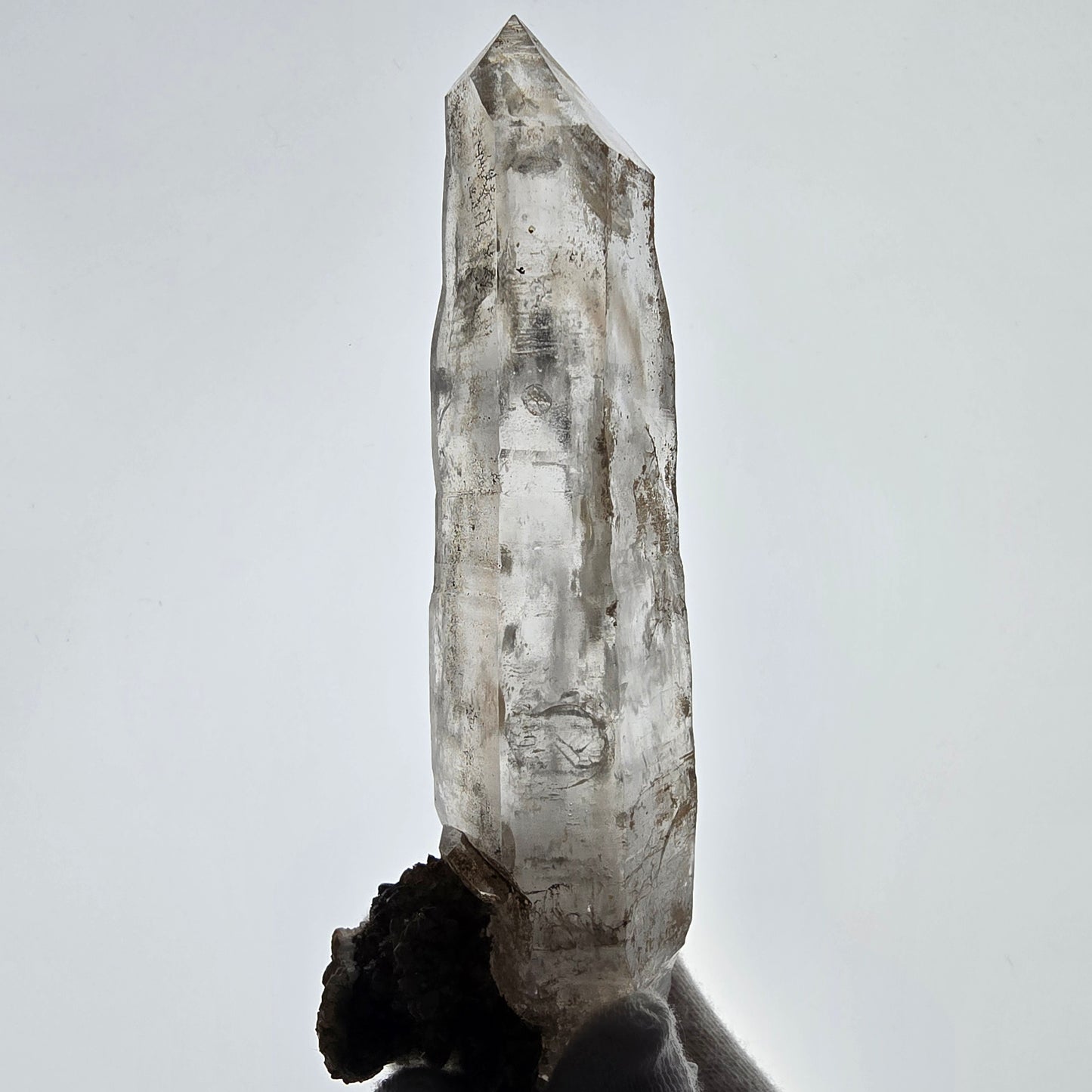 Quartz fumé squelette fantôme lémurien DT, calcite UV Valentine Pocket, Namibie 133 x 46 x 36 mm