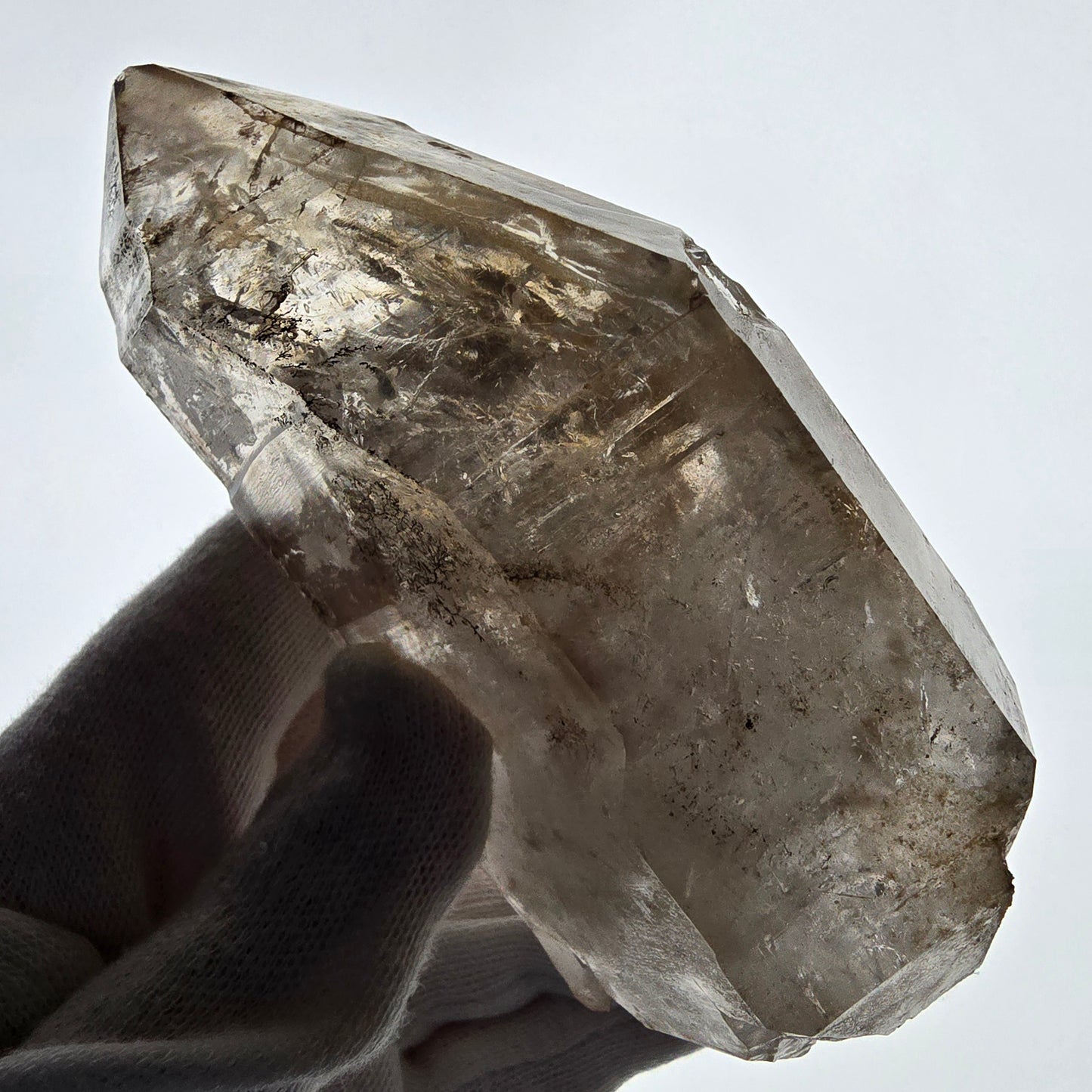 Quartz fumé squelette fantôme lémurien DT, calcite UV Valentine Pocket, Namibie 129 x 61 x 48 mm