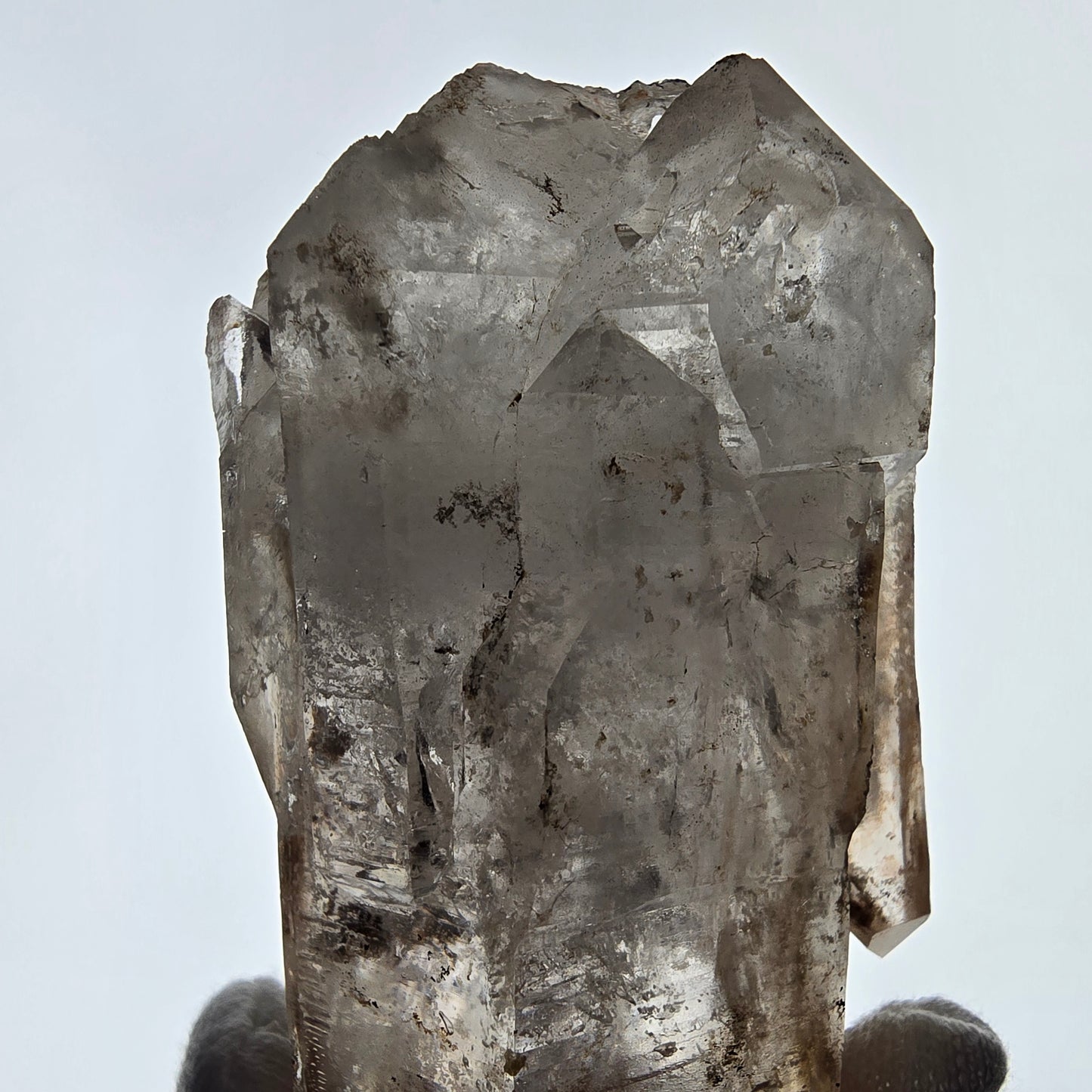 Quartz fumé squelette fantôme lémurien DT, calcite UV Valentine Pocket, Namibie 129 x 61 x 48 mm