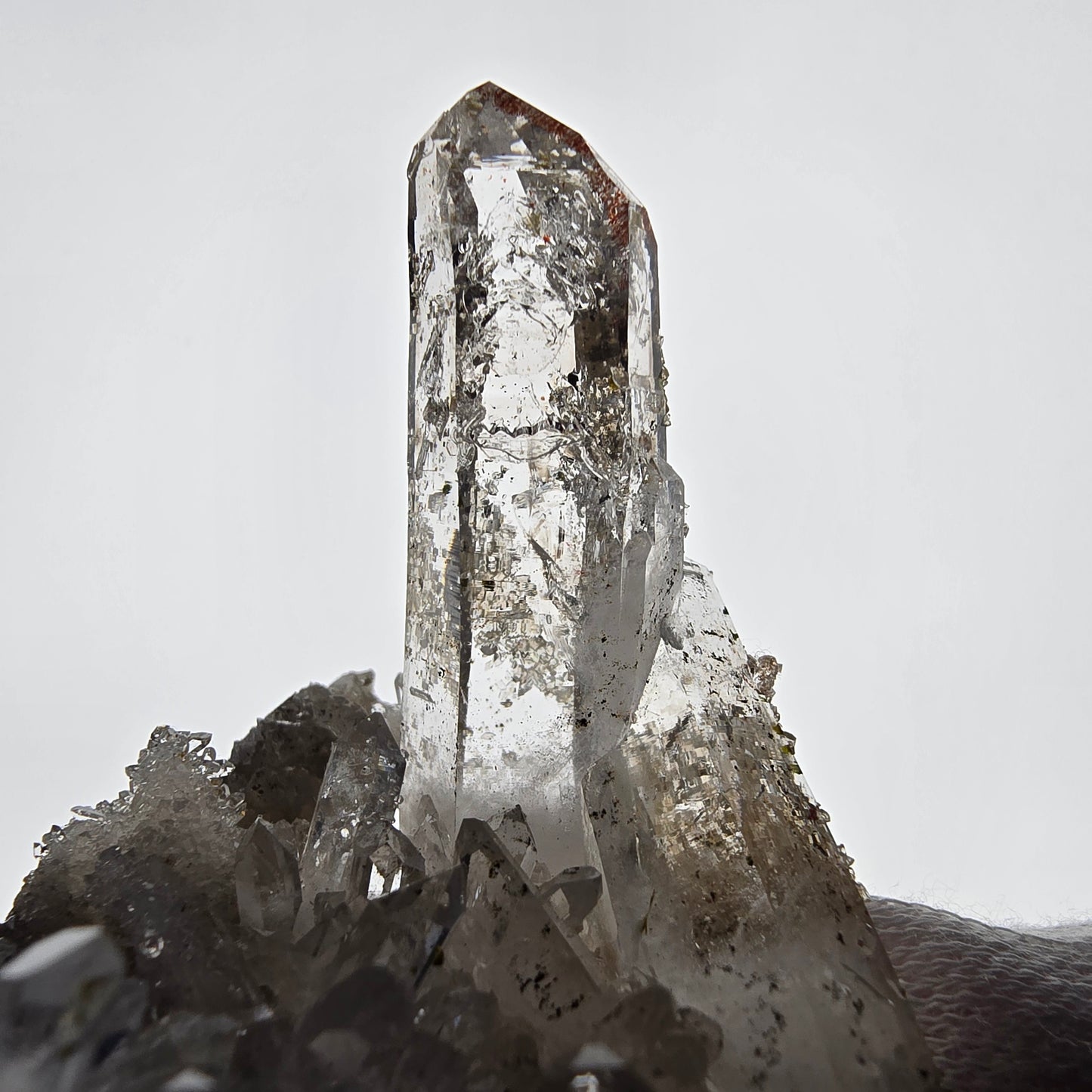 Quartz fumé hématite Enhydro, matrice de calcite, pochette Valentine 3 bulles, Namibie 58 x 46 x 29 mm