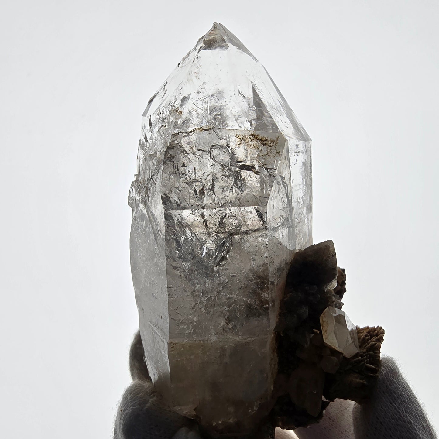 Sceptre squelette en quartz fumé Enhydro, calcite UV Valentine Pocket Goboboseb Namibie 99 x 56 x 45 mm