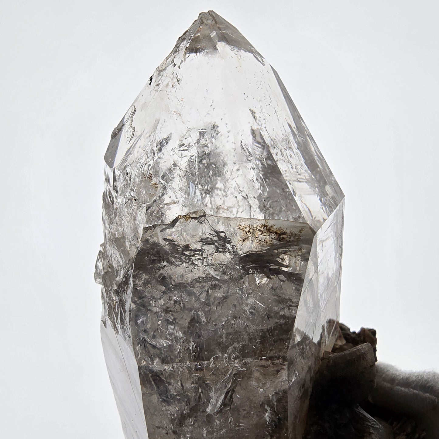 Sceptre squelette en quartz fumé Enhydro, calcite UV Valentine Pocket Goboboseb Namibie 99 x 56 x 45 mm