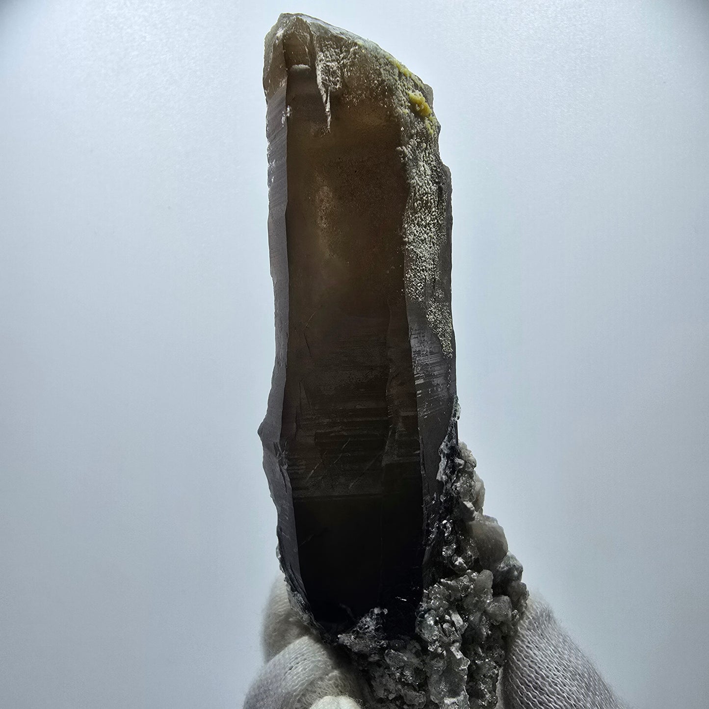 Quartz fumé squelette fantôme, spécimen d'hyalite, Erongo, Namibie, 105 x 42 x 31 mm