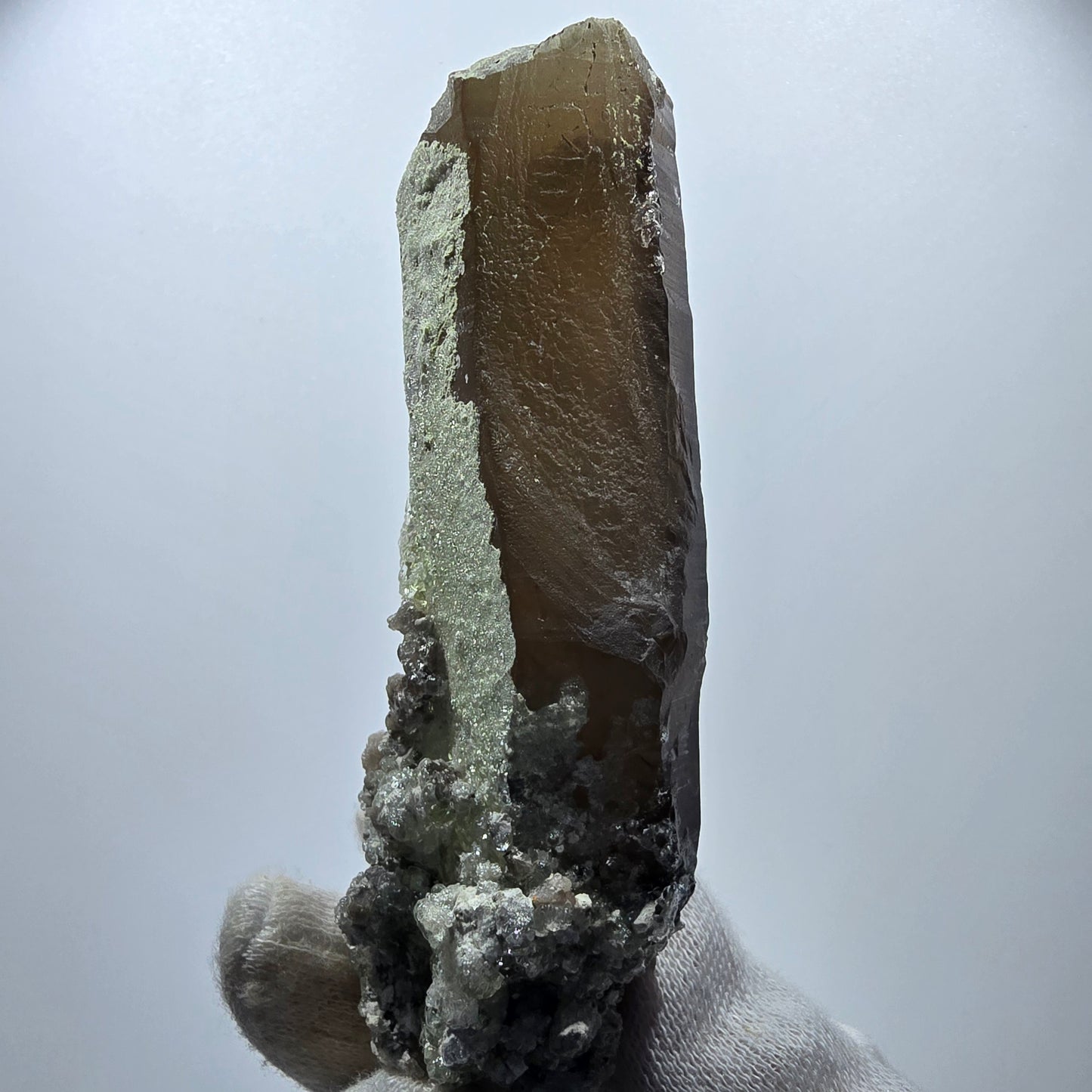 Quartz fumé squelette fantôme, spécimen d'hyalite, Erongo, Namibie, 105 x 42 x 31 mm