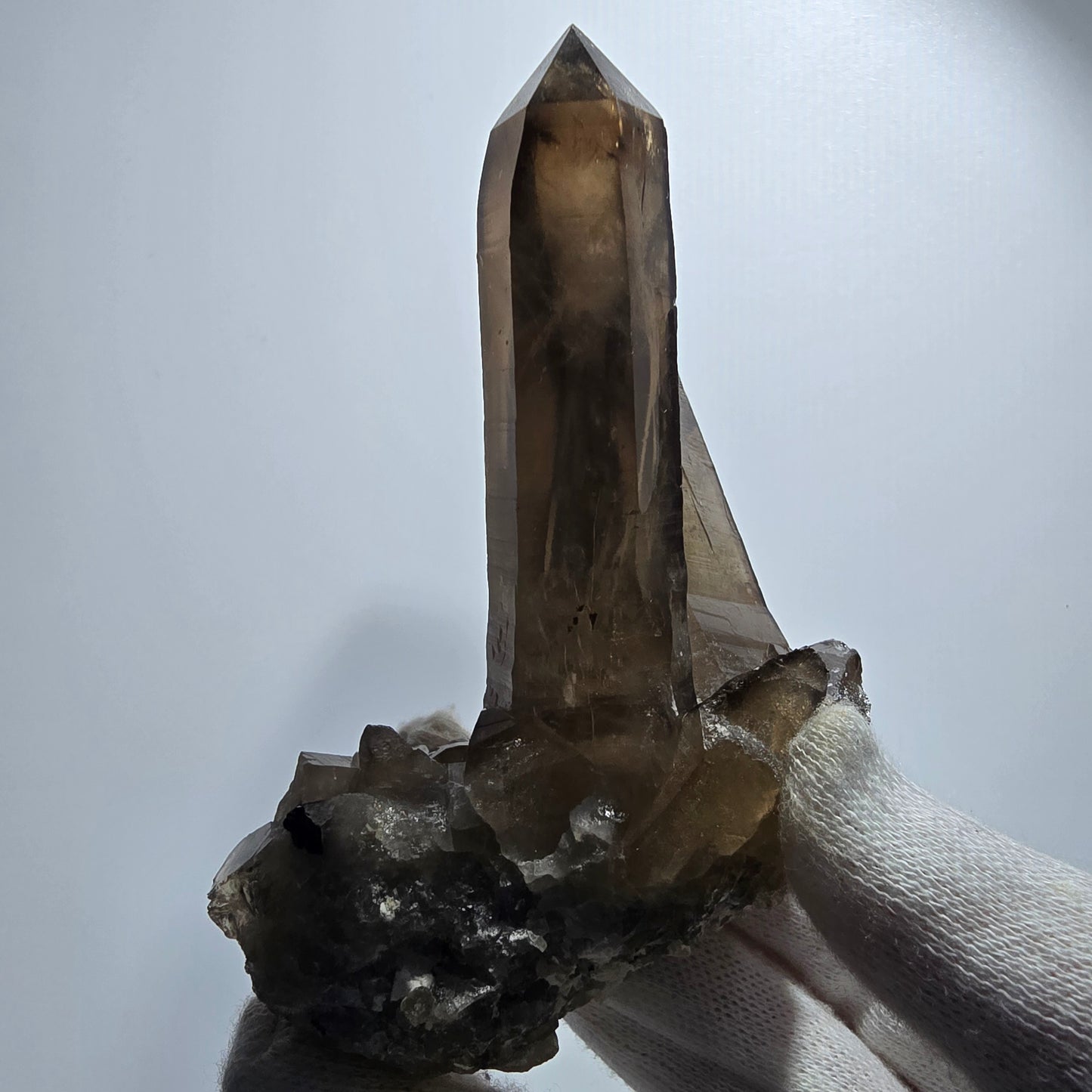 Spécimen de quartz fumé, hyalite et tourmaline Schorl, squelette fantôme, Erongo, Namibie, 95 x 70 x 63 mm