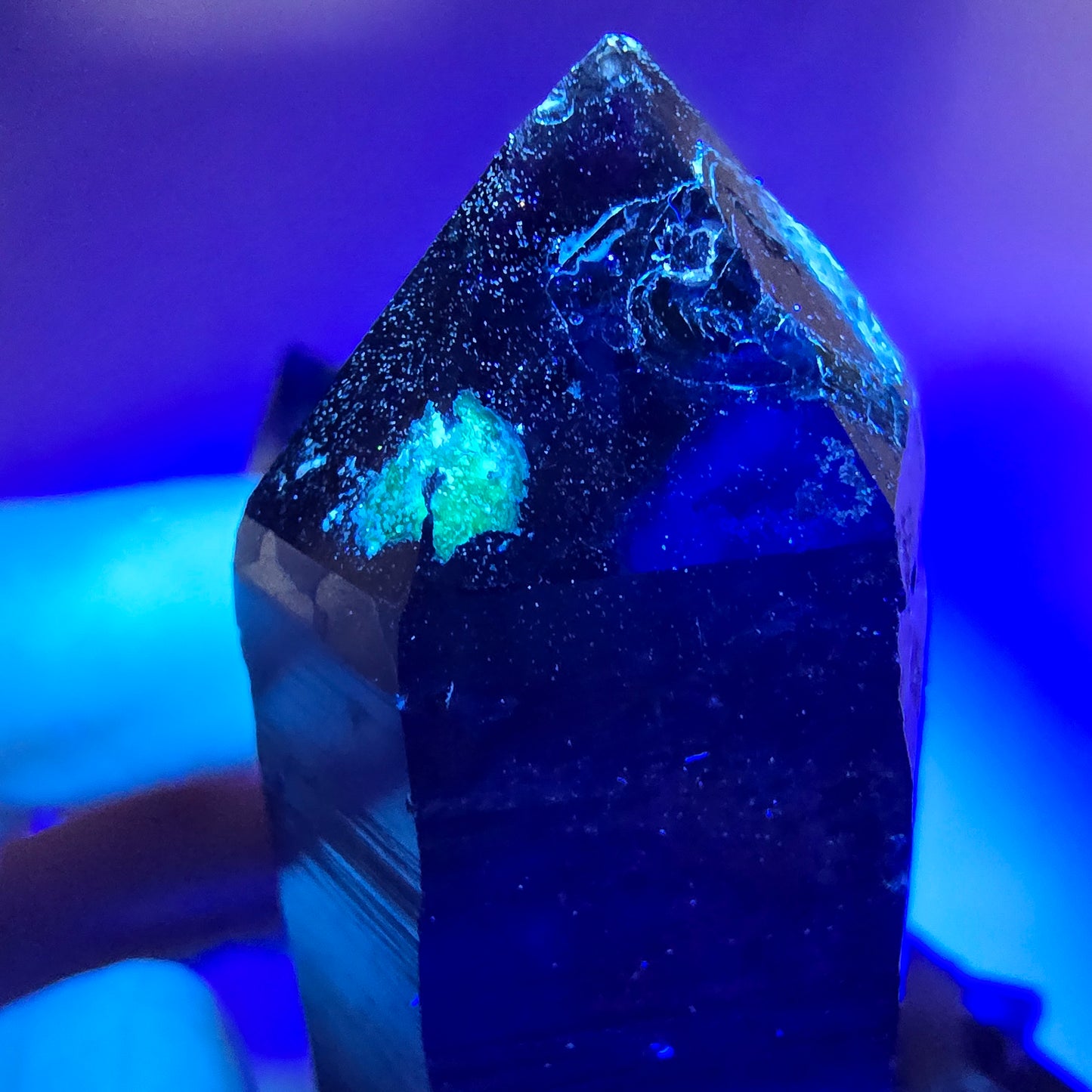 Spécimen de quartz fumé, hyalite et tourmaline Schorl, squelette fantôme, Erongo, Namibie, 95 x 70 x 63 mm