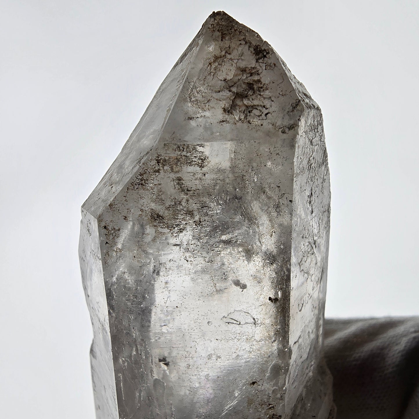 Quartz fumé squelette Enhydro DT UV Calcite, grosse bulle Valentine Pocket Namibie 134*45*37mm