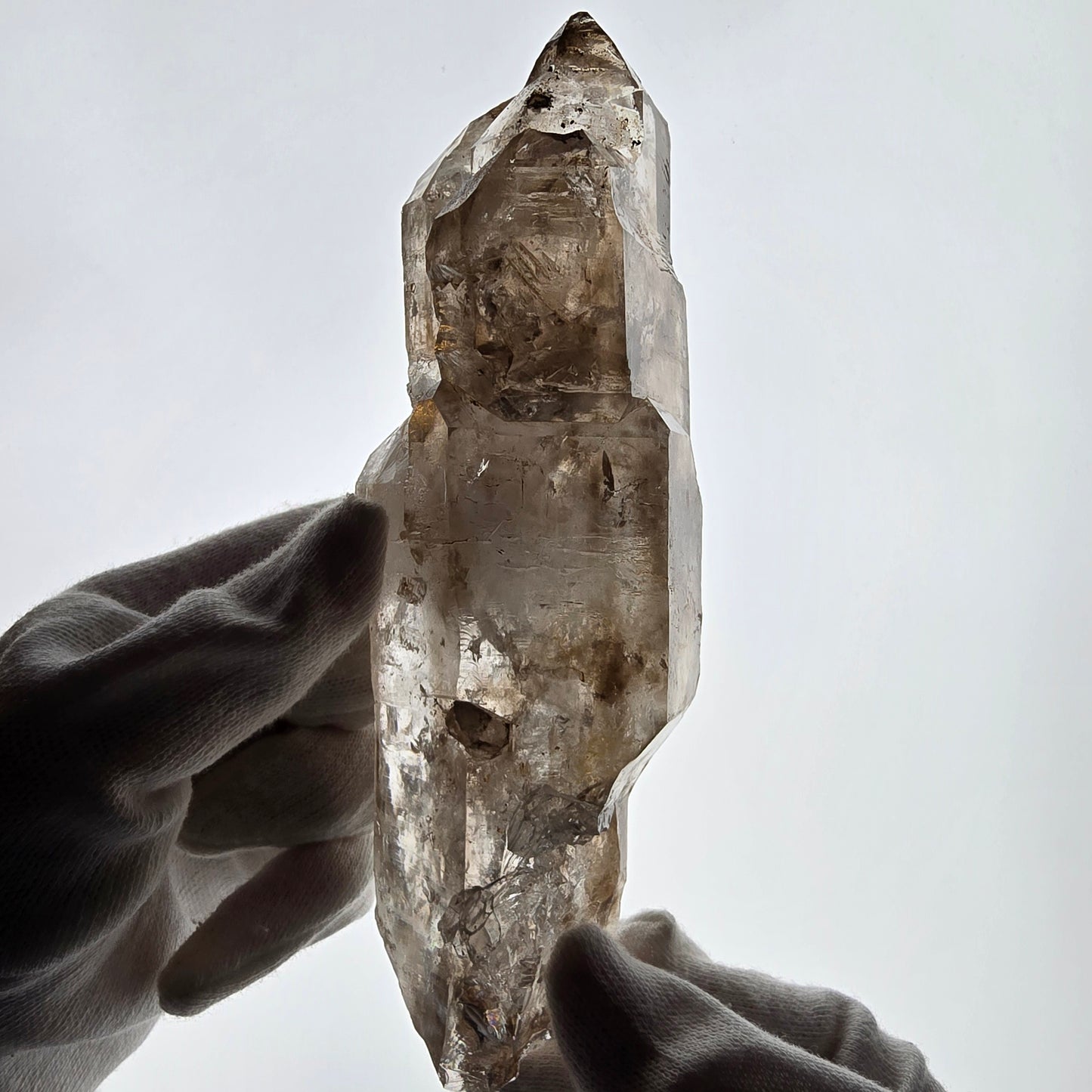 Sceptre fantôme squelette XL en quartz fumé DT, poche Saint-Valentin en calcite UV, Namibie 191 x 60 x 51 mm
