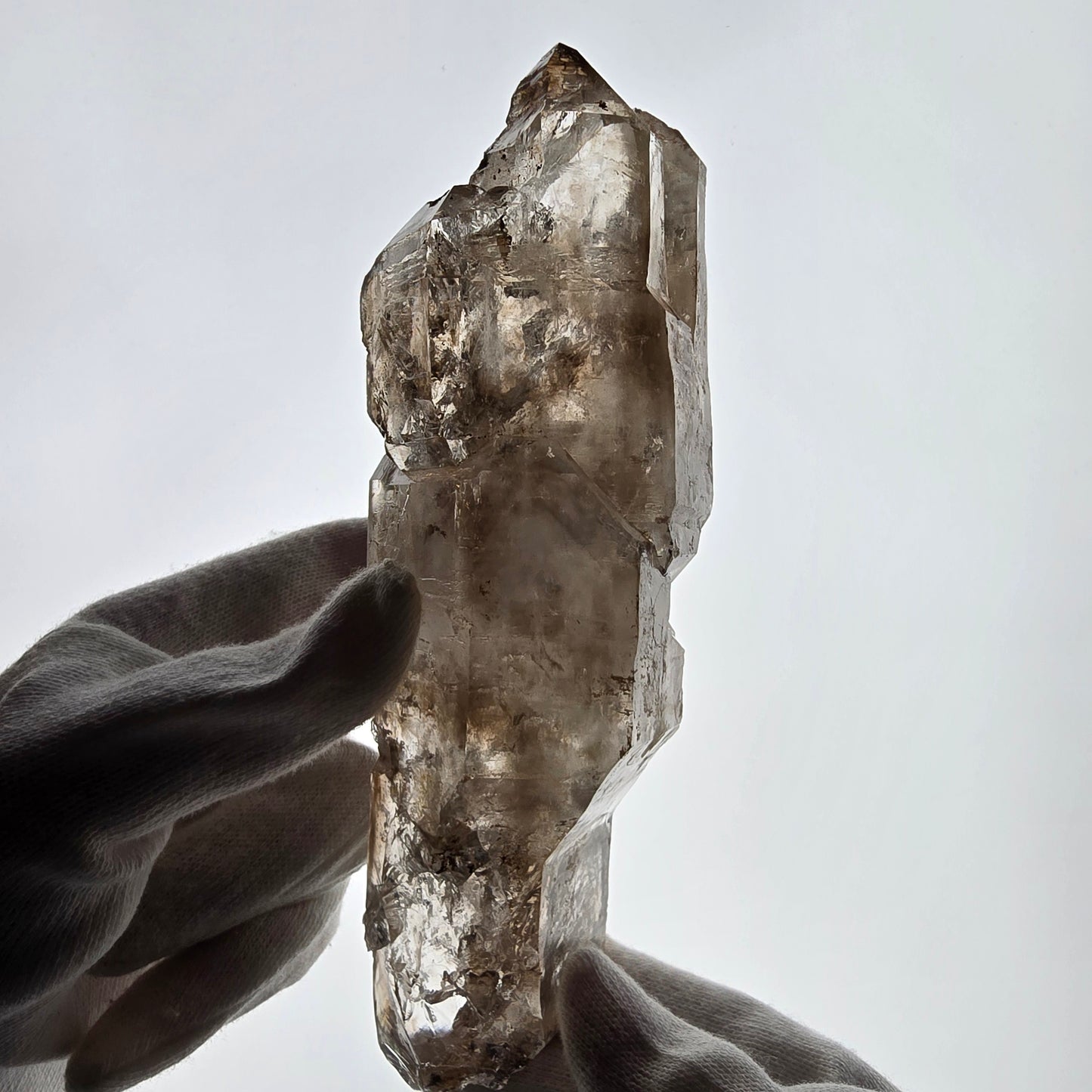 Sceptre fantôme squelette XL en quartz fumé DT, poche Saint-Valentin en calcite UV, Namibie 191 x 60 x 51 mm