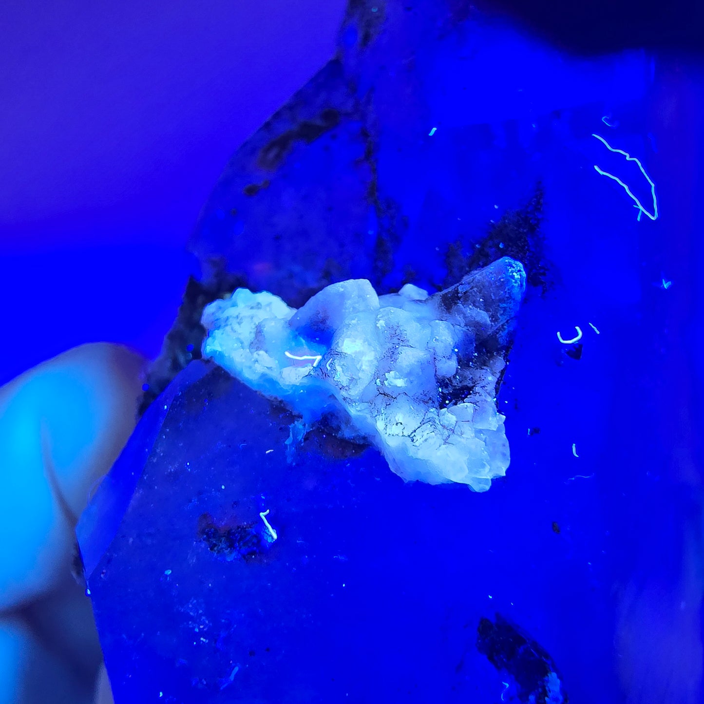 Quartz fumé squelette Enhydro DT, calcite UV, 2x Bubble Valentine Pocket, Namibie 91 x 45 x 27 mm