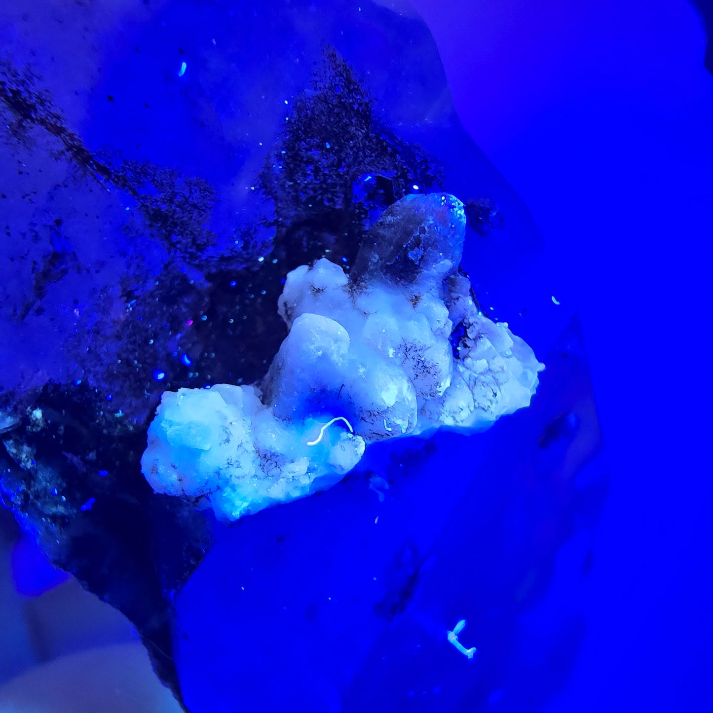 Quartz fumé squelette Enhydro DT, calcite UV, 2x Bubble Valentine Pocket, Namibie 91 x 45 x 27 mm