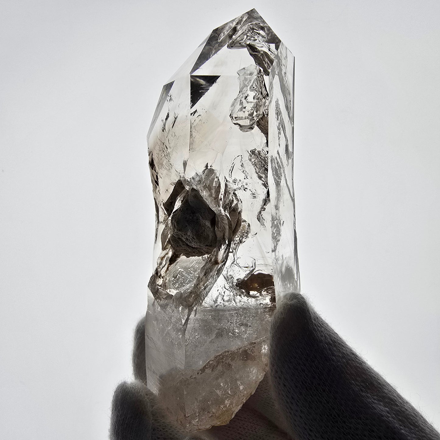 Sceptre en quartz fumé Window Phantom, calcite UV Valentine Pocket Goboboseb Namibie 90 x 38 x 25 mm