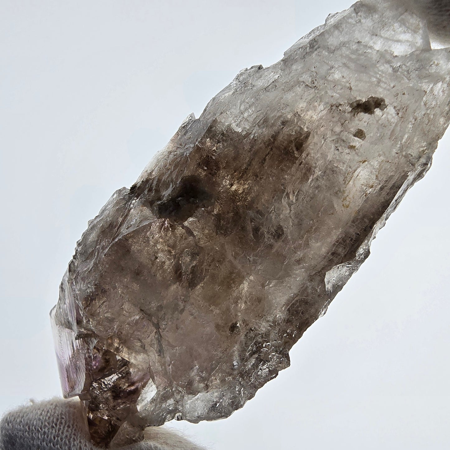 Sceptre fantôme squelette en quartz fumé DT, poche Saint-Valentin en calcite UV, Namibie 82 x 38 x 26 mm