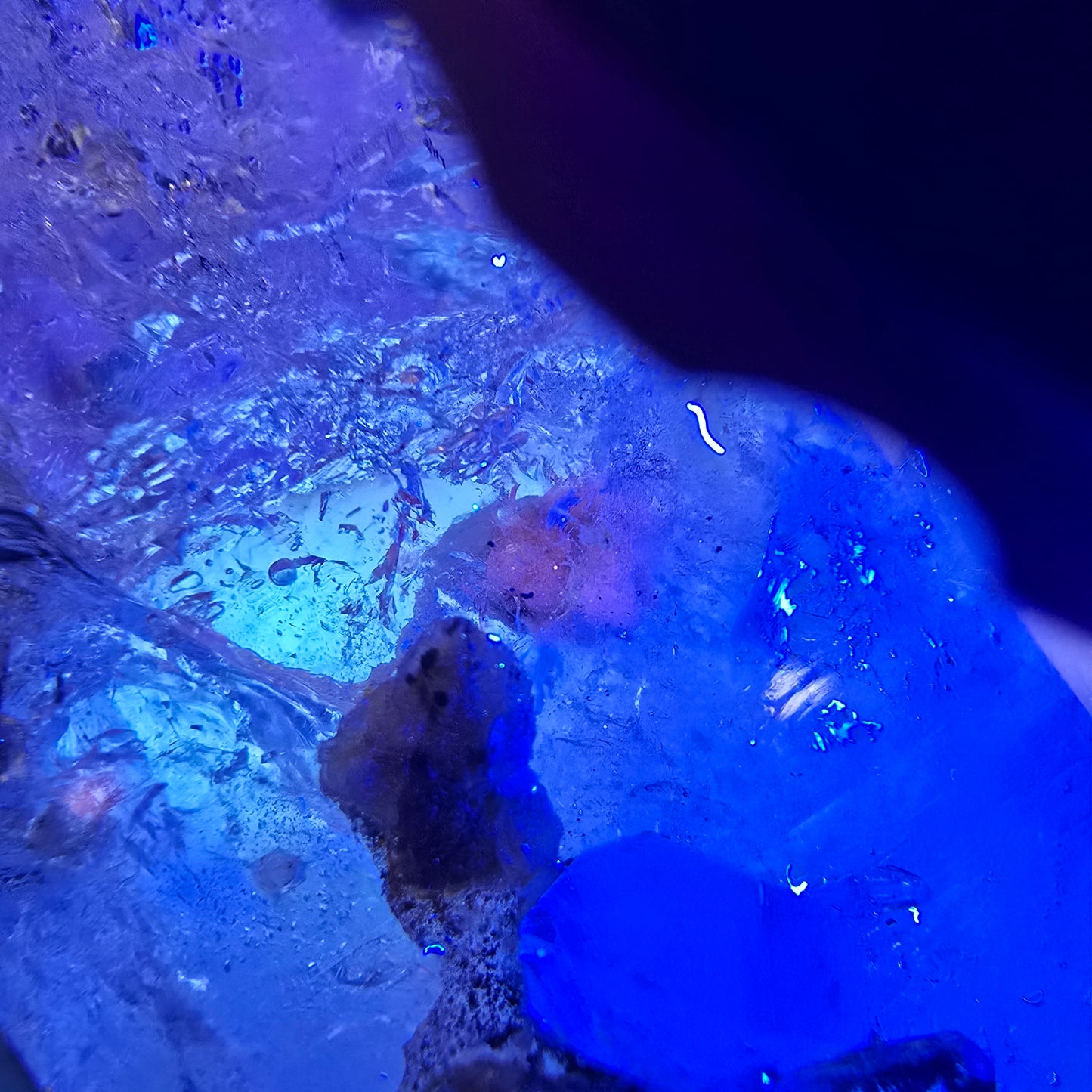 Quartz fumé squelette Enhydro DT, calcite UV, 2x Bubble Valentine Pocket, Namibie 105 x 38 x 32 mm
