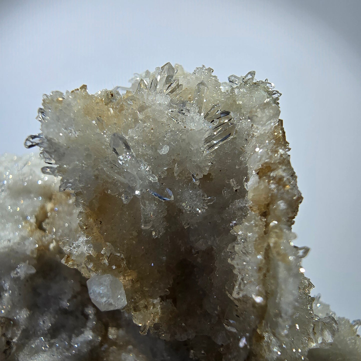 XL Phantom Smoky Quartz DT, calcite UV sur matrice Valentine Pocket, Namibie 166 x 81 x 47 mm