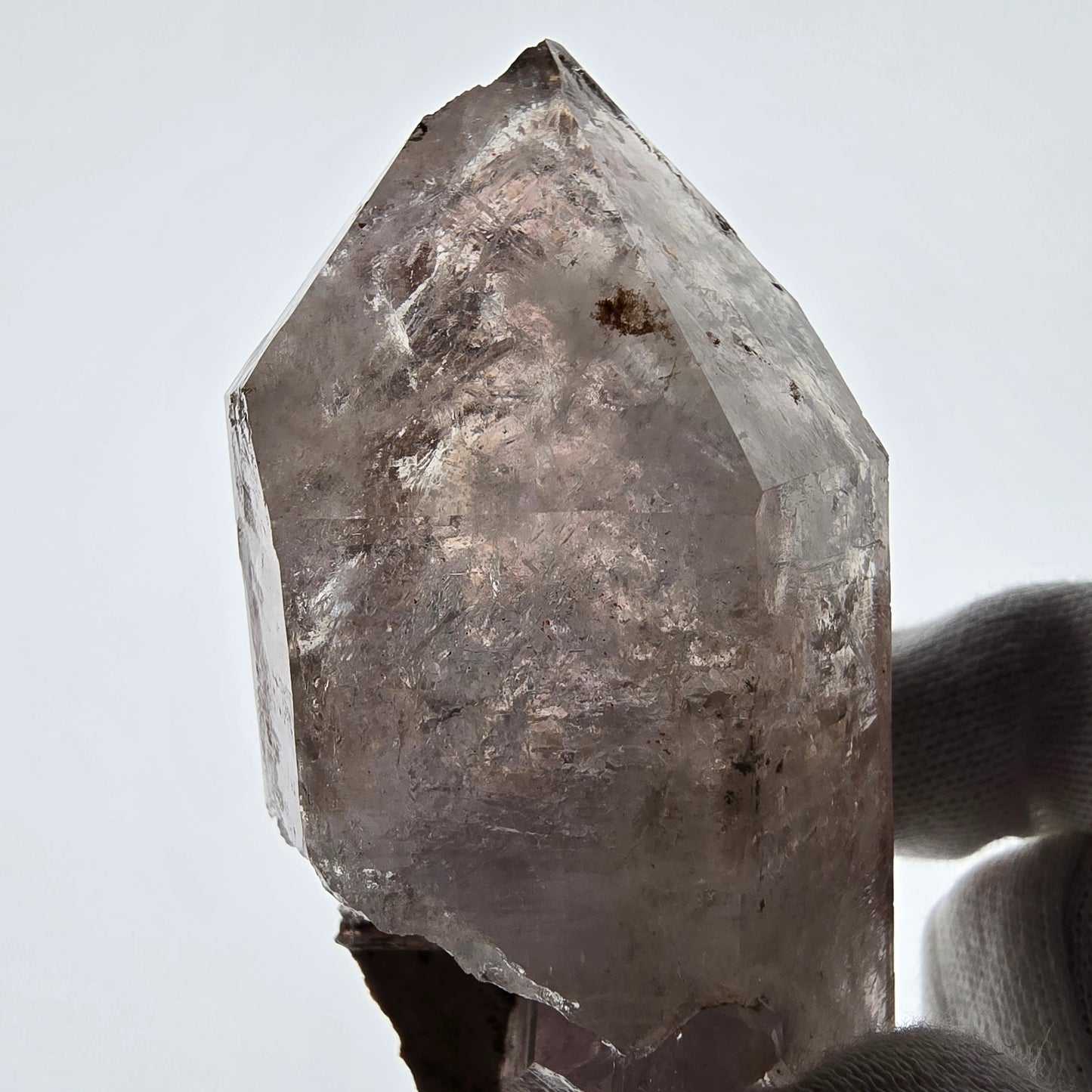 Sceptre fantôme squelette en quartz fumé DT, poche Saint-Valentin en calcite UV, Namibie 97 x 44 x 37 mm