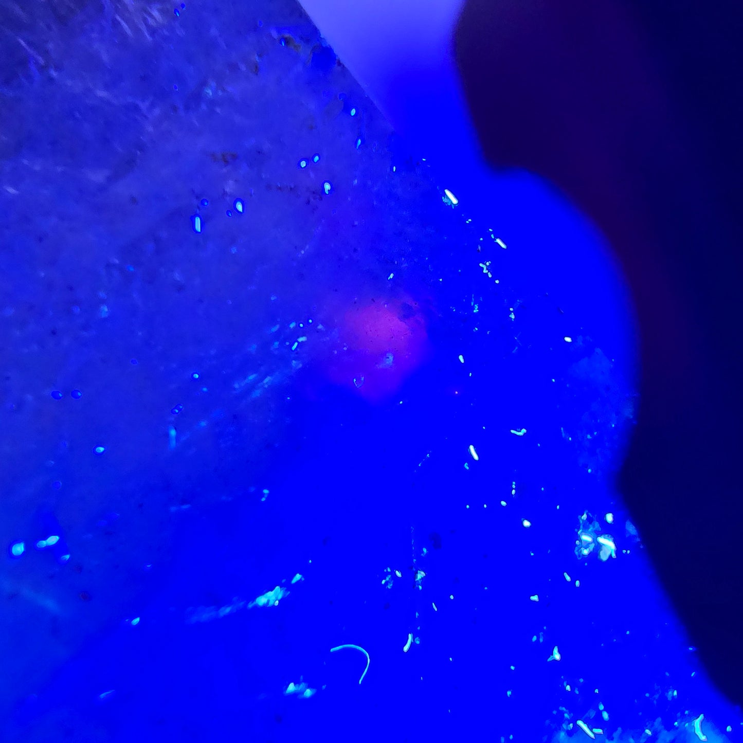 Quartz fumé squelette Enhydro DT, calcite UV, 1 poche Bubble Valentine, Namibie 87 x 34 x 24 mm