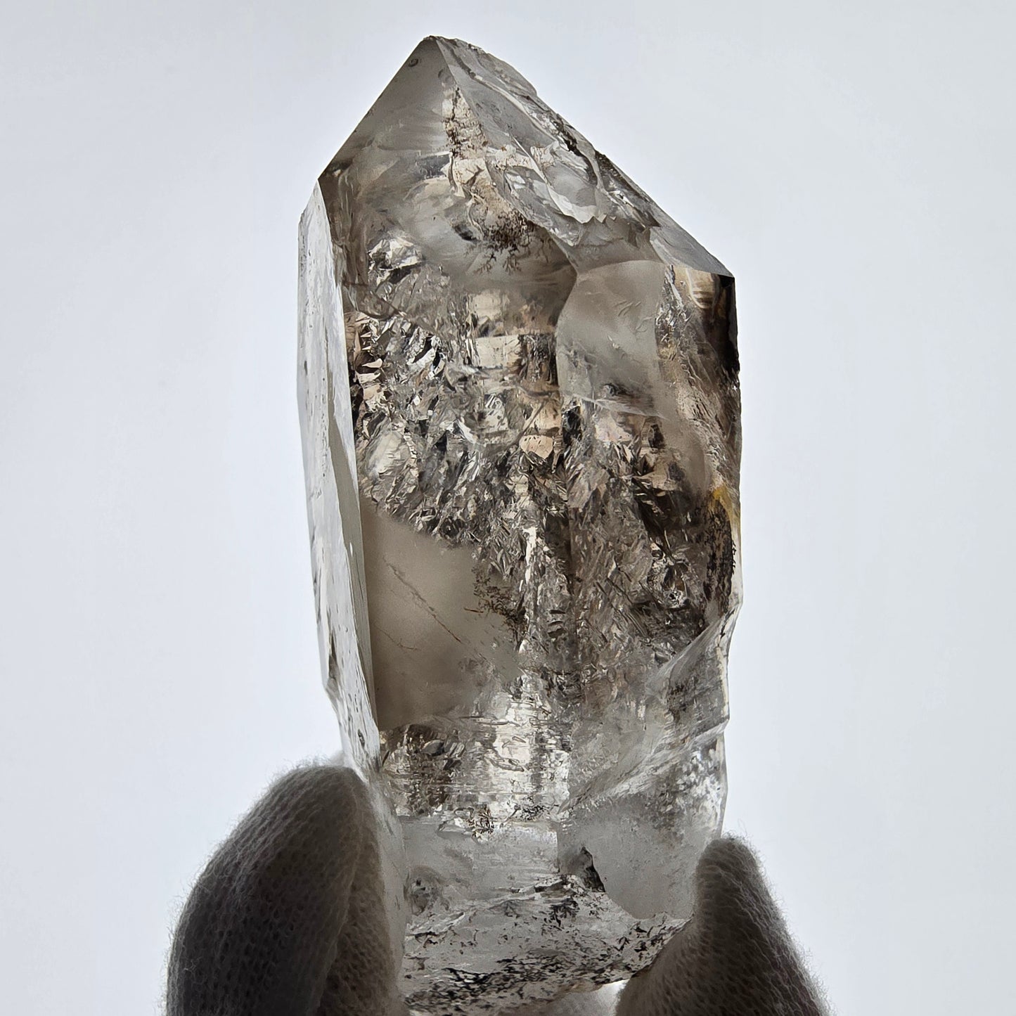Sceptre fantôme squelette en quartz fumé DT, poche Saint-Valentin en calcite UV, Namibie 89 x 47 x 32 mm