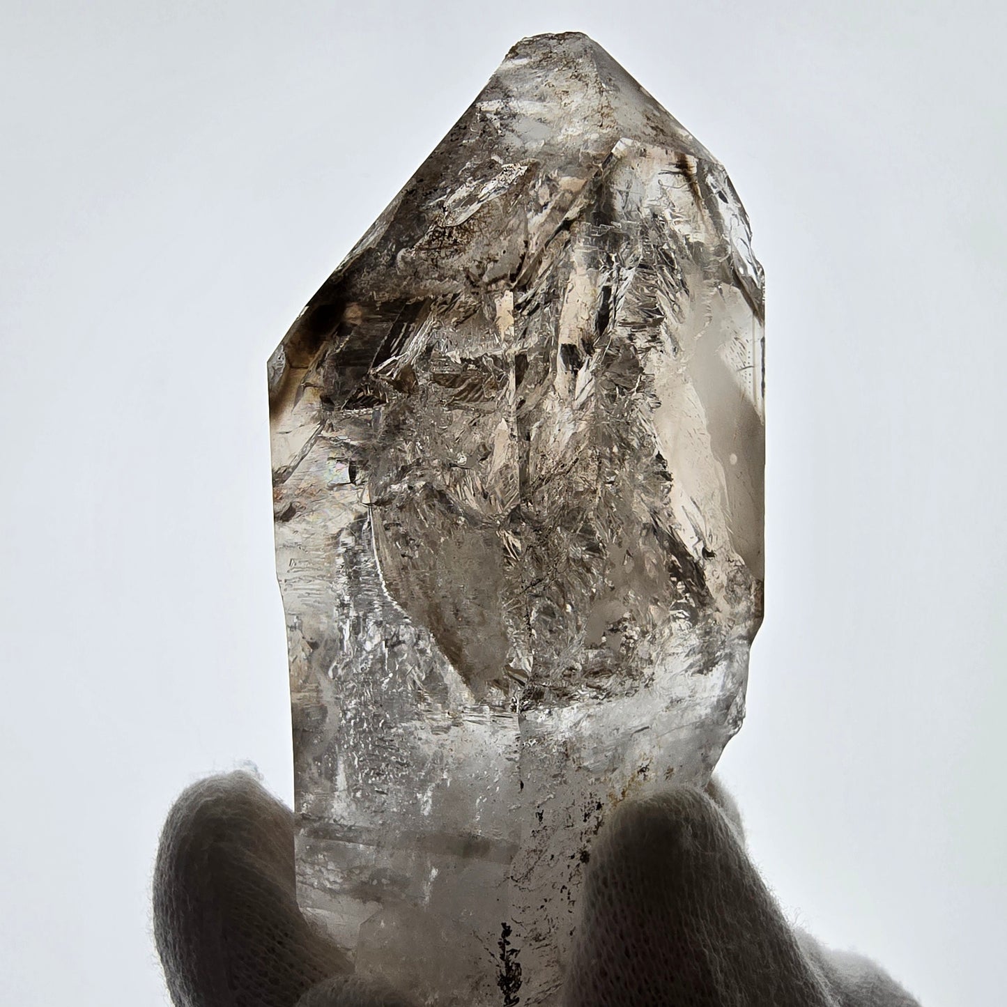 Sceptre fantôme squelette en quartz fumé DT, poche Saint-Valentin en calcite UV, Namibie 89 x 47 x 32 mm