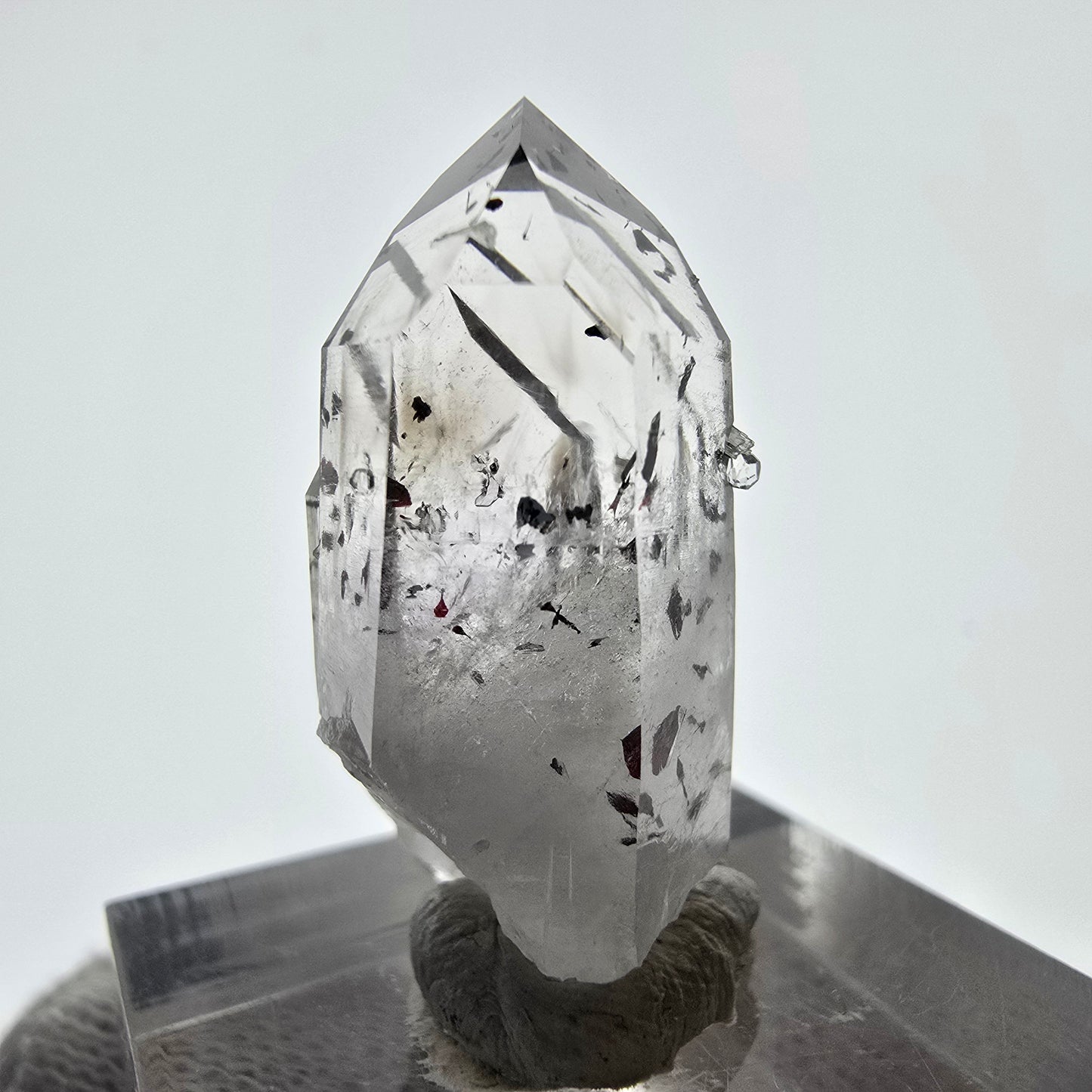 Quartz fumé Harlequin Phantom, Analcim, mine Prehnite Streep, Namibie, 29 x 12 x 14 mm