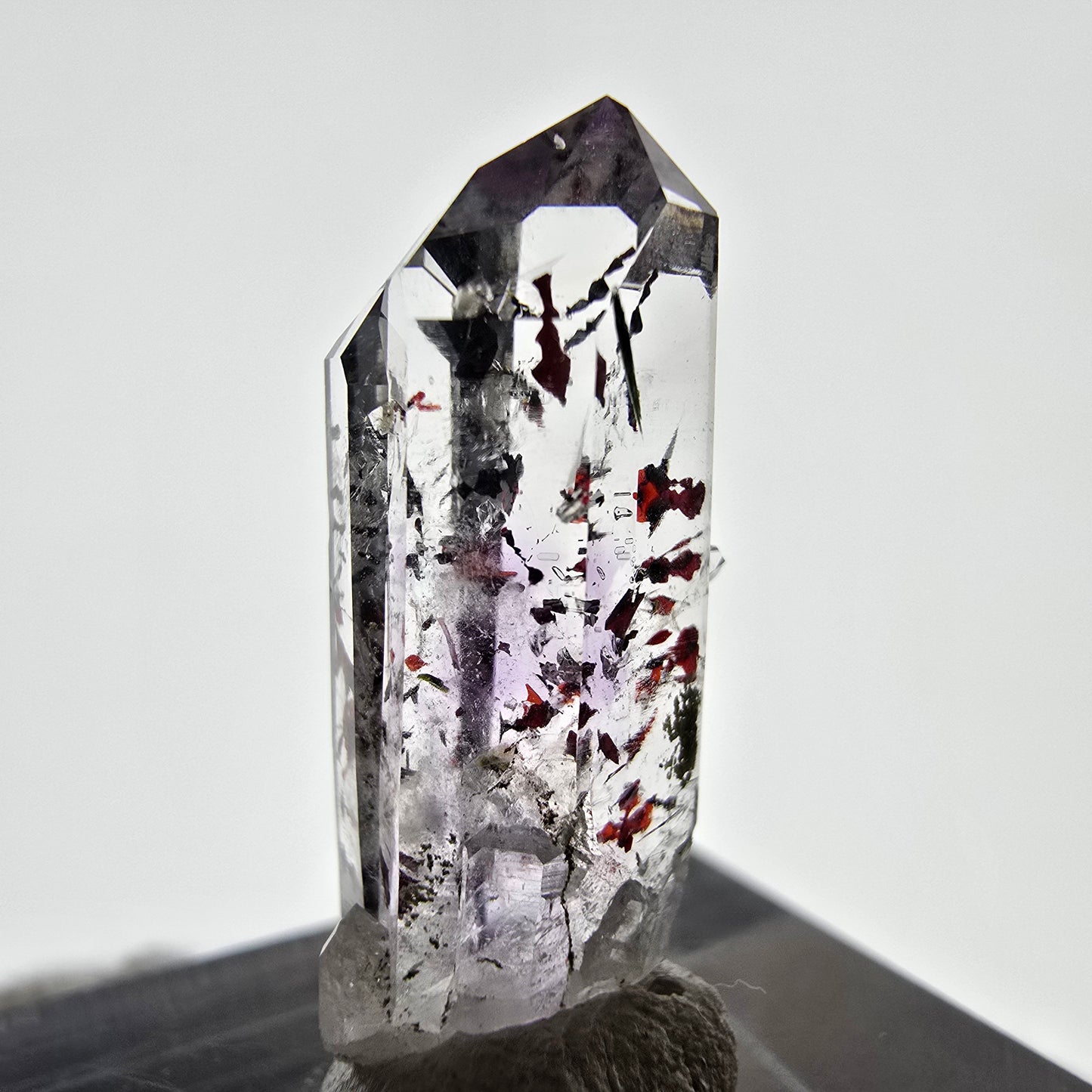 Harlekin Phantom Amethyst Spitze Streep Mine, Goboboseb, Namibia 23*8*8mm