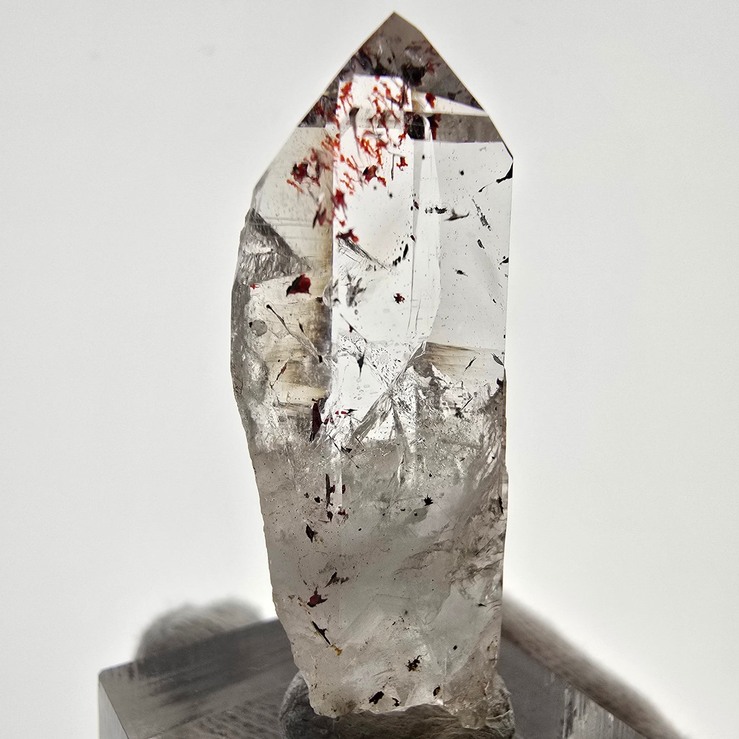 Quartz fumé Harlequin Phantom, mine Point Streep, Goboboseb, Namibie, 44 x 17 x 12 mm