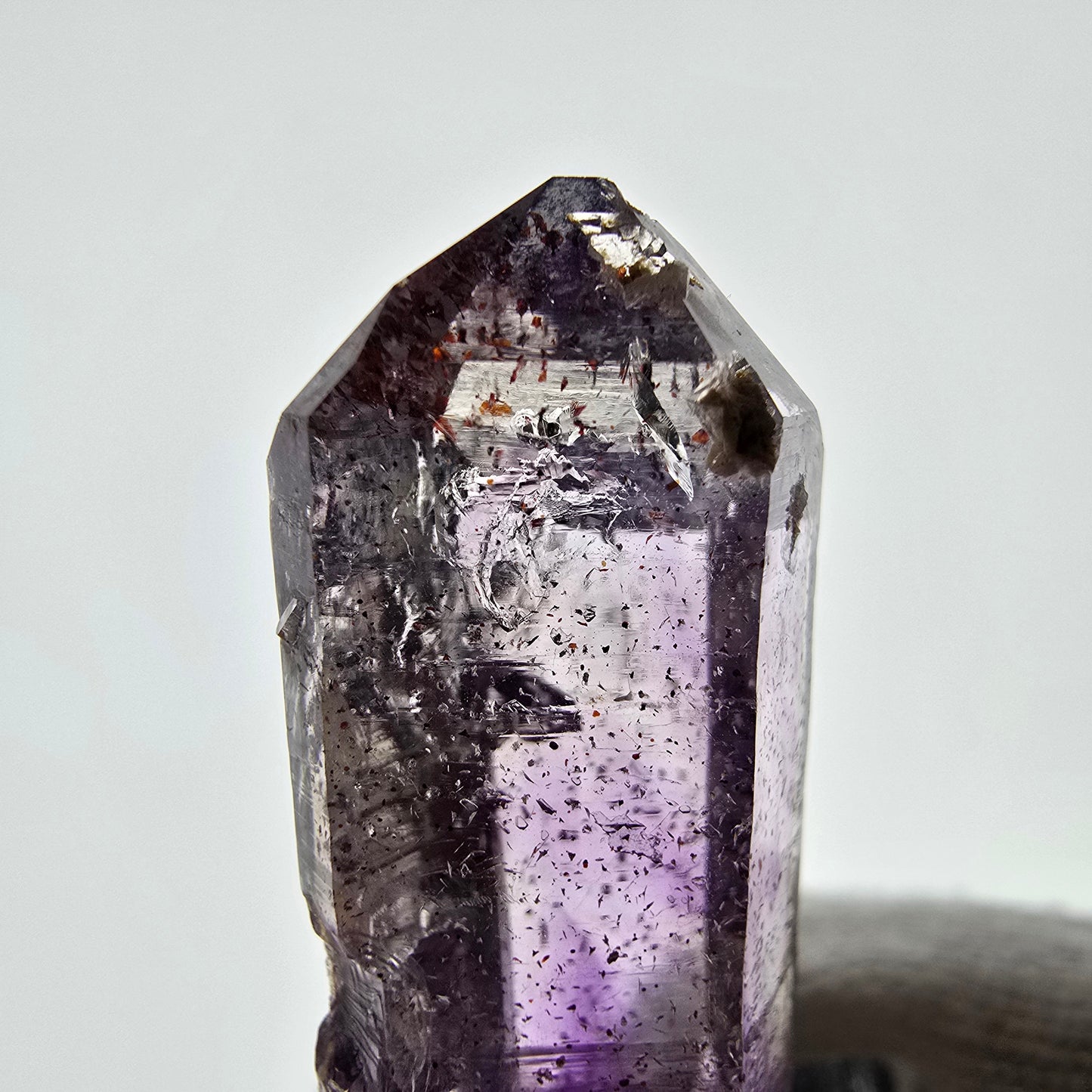 Harlequin Phantom Skeleton Améthyste, UV Calcite Valentine Pocket Namibie 35*15*13mm