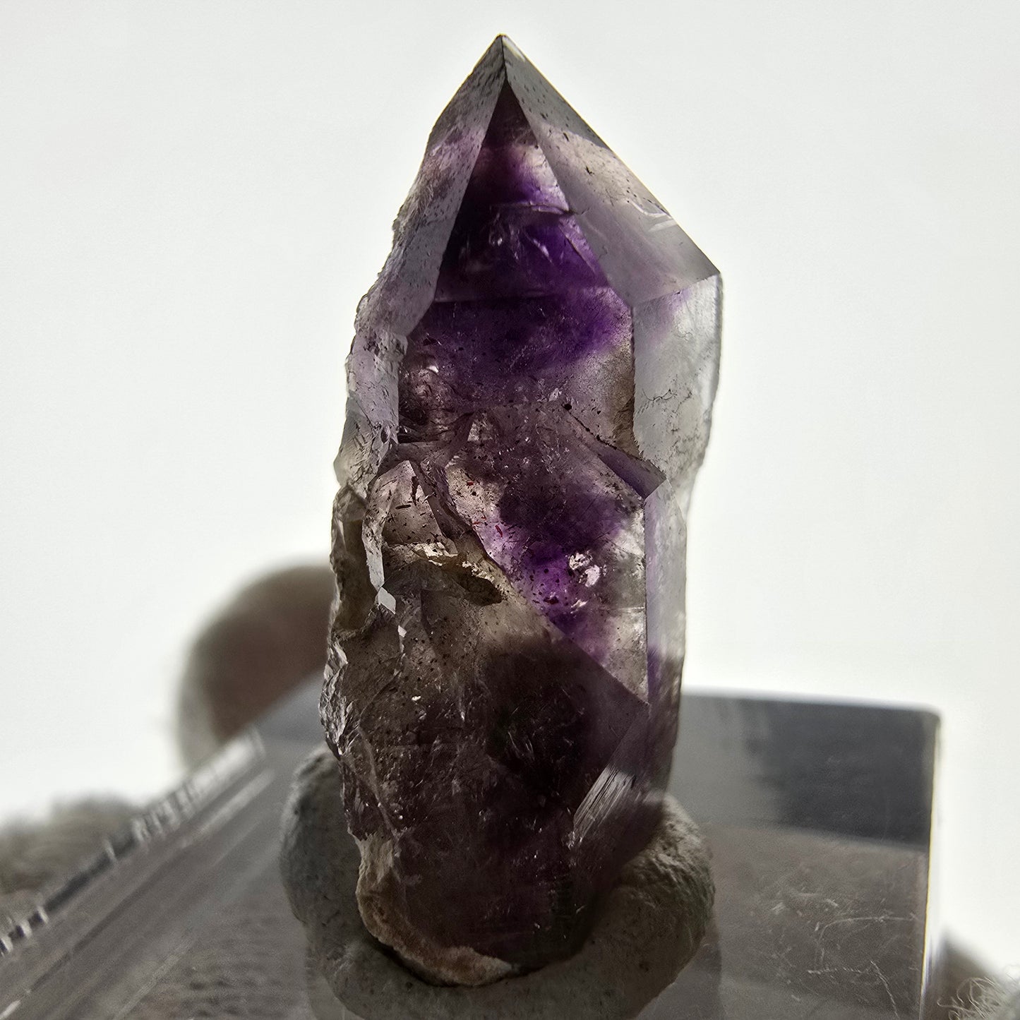 Rare spécimen de sceptre d'améthyste fantôme, Brandberg, Namibie, 25 x 15 x 10 mm