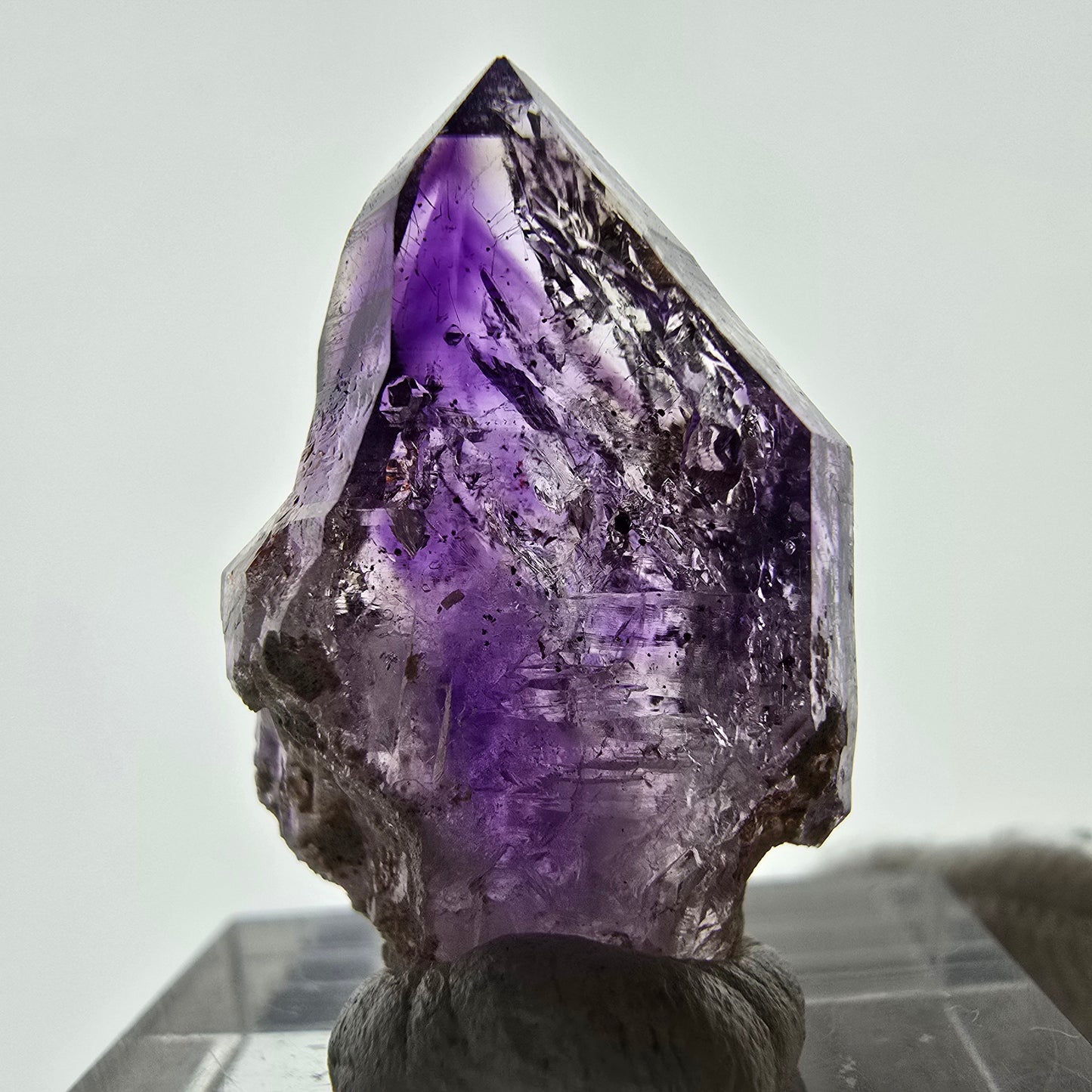 Pointe de sceptre d'améthyste fantôme Enhydro, 1x Bubble Brandberg, Namibie 27 x 17 x 11 mm