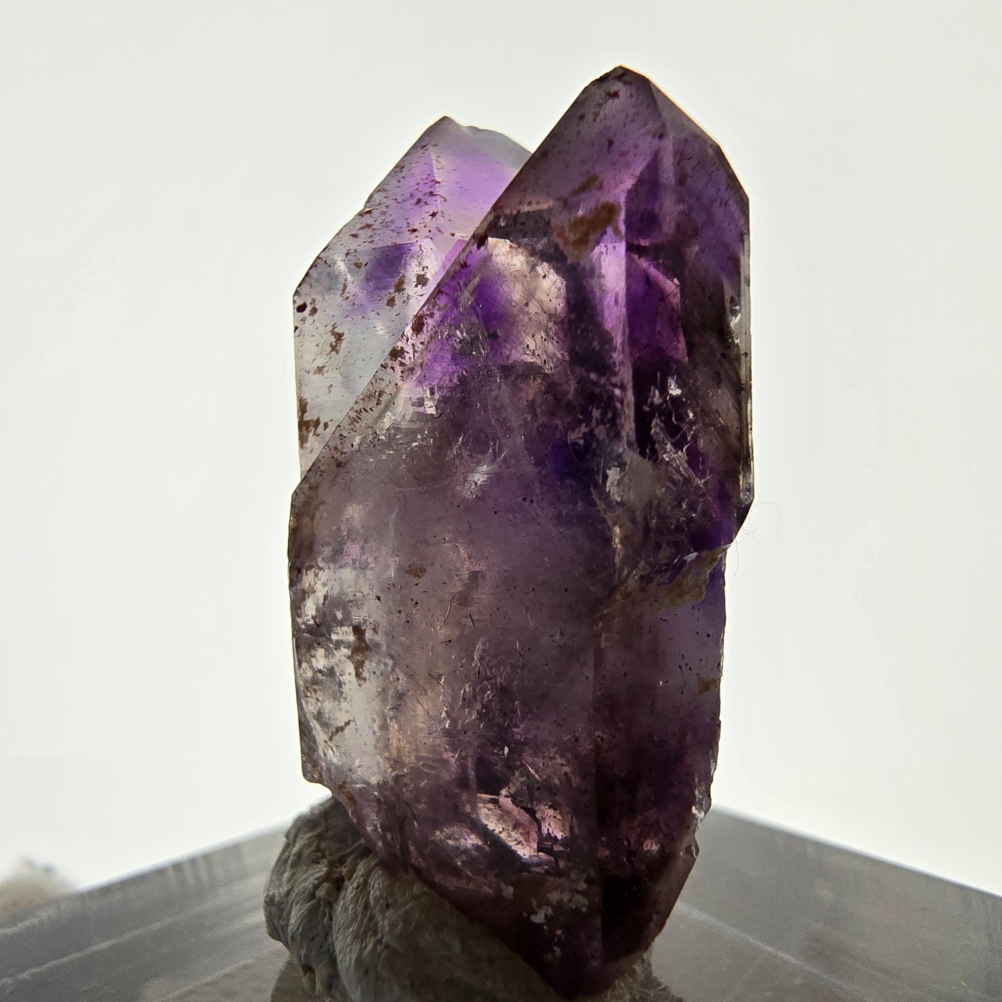 Rare spécimen de sceptre d'améthyste fantôme, Brandberg, Namibie, 31 x 19 x 14 mm