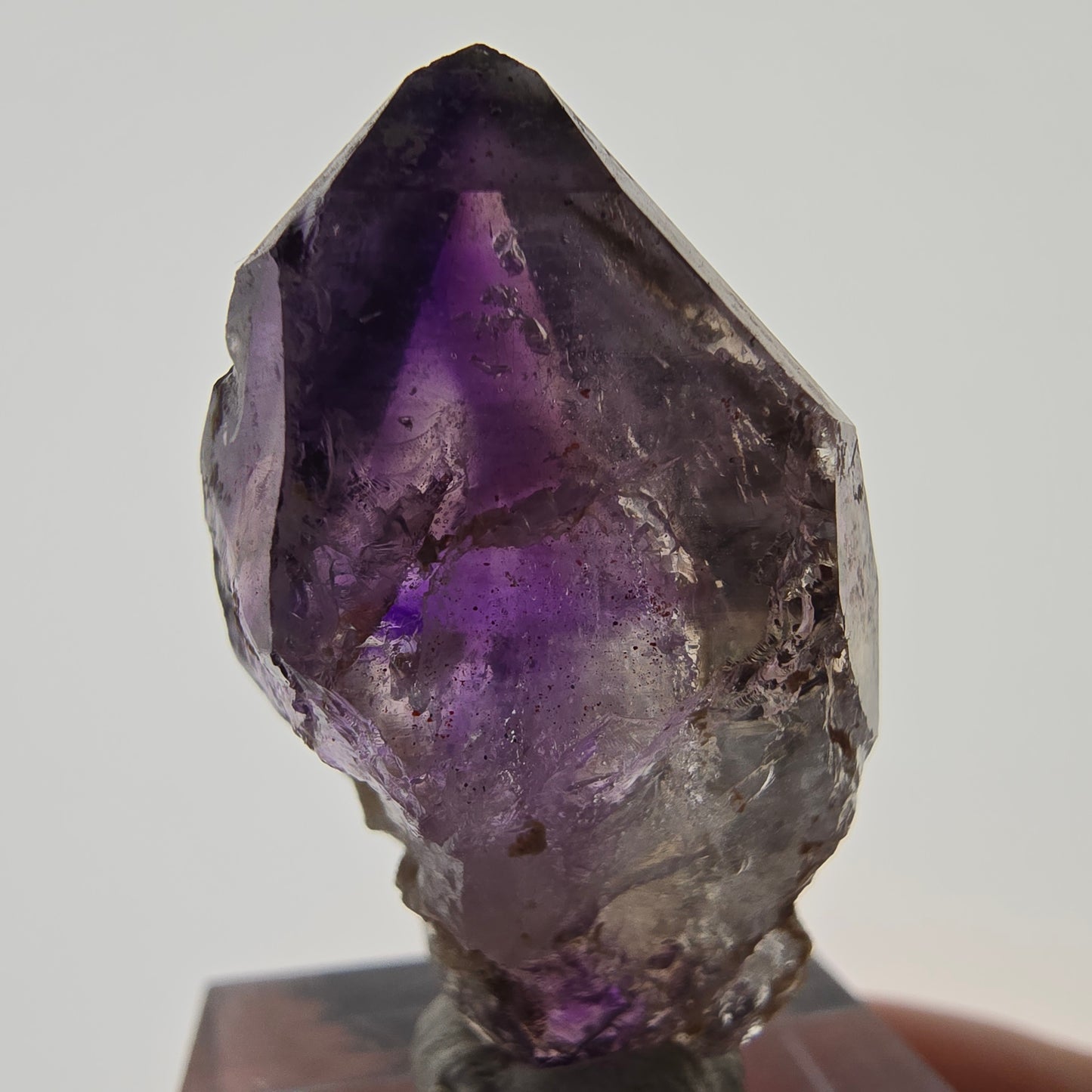 Améthyste fantôme rare DT Scepter Point Brandberg, Namibie 37 x 20 x 16 mm