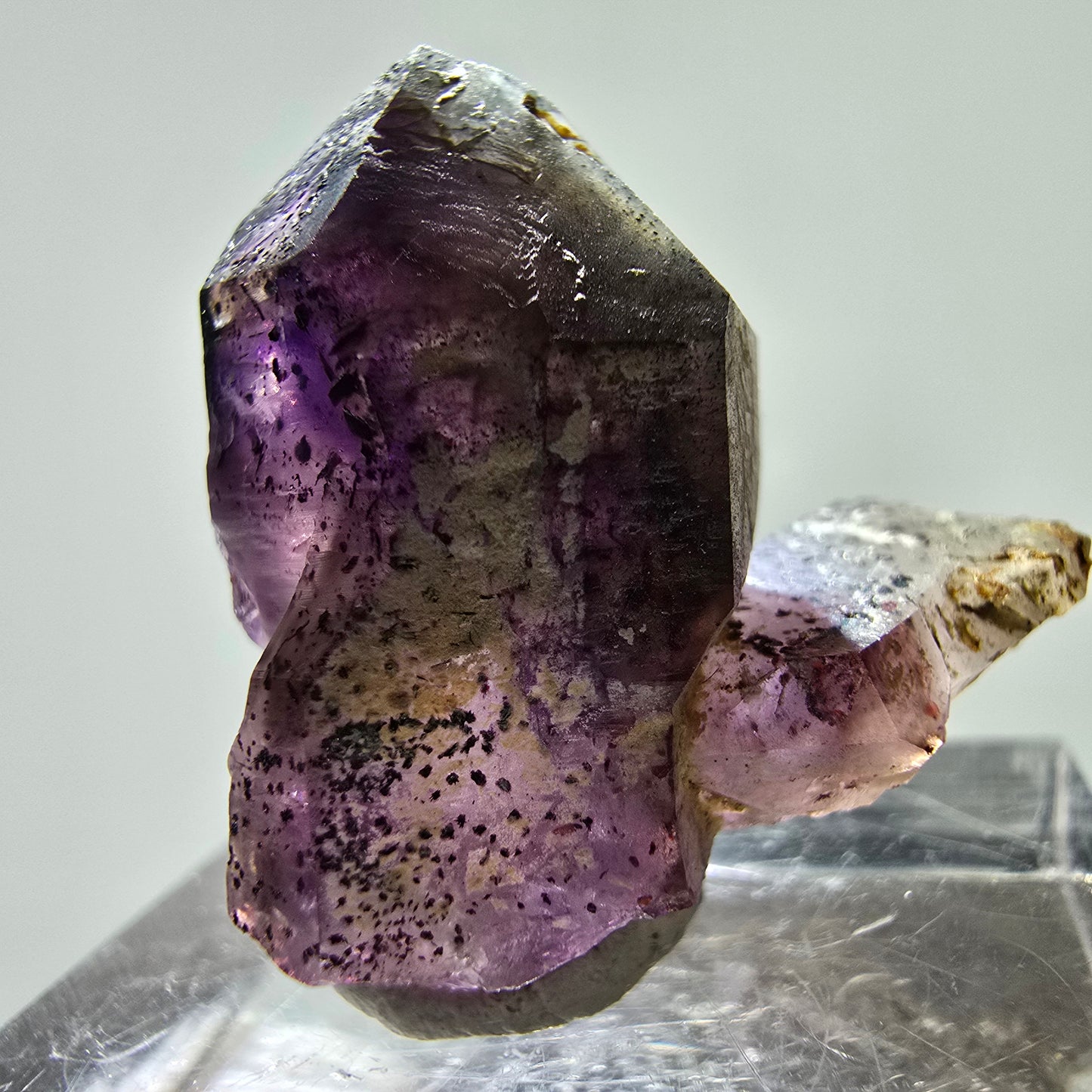 Rare spécimen de sceptre d'améthyste fantôme, Brandberg, Namibie, 25 x 24 x 14 mm