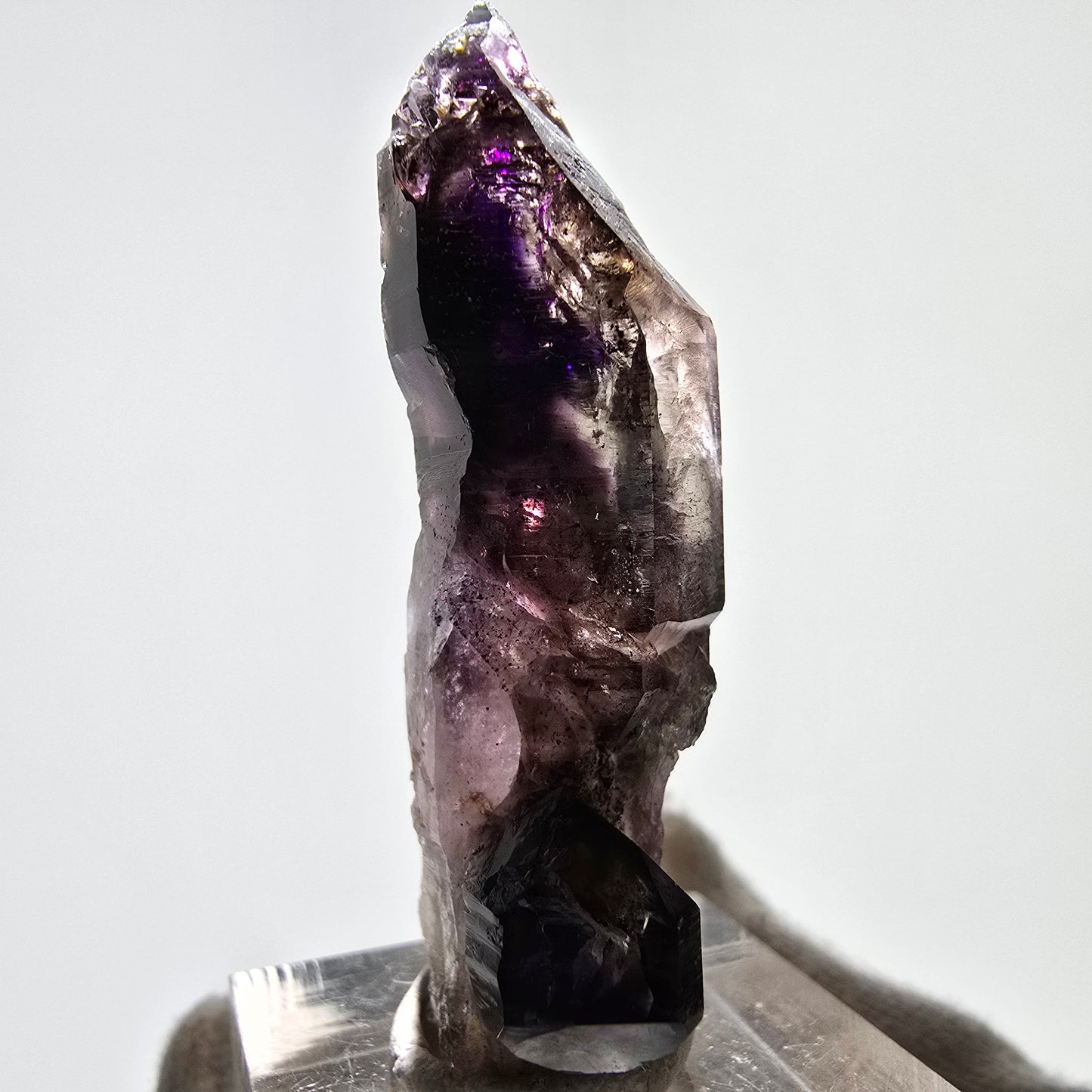 Améthyste fantôme rare, sceptre DT, amas Brandberg, Namibie, 49 x 21 x 14 mm