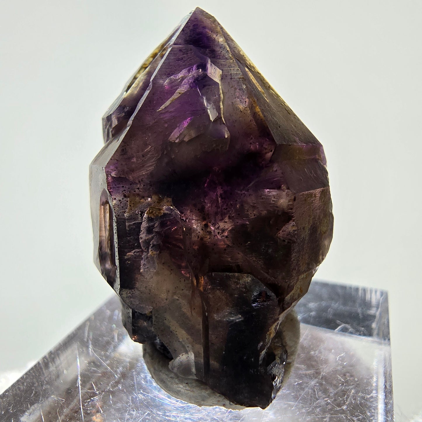 Sceptre squelette en améthyste fantôme rare, pointe Brandberg, Namibie, 30 x 24 x 20 mm