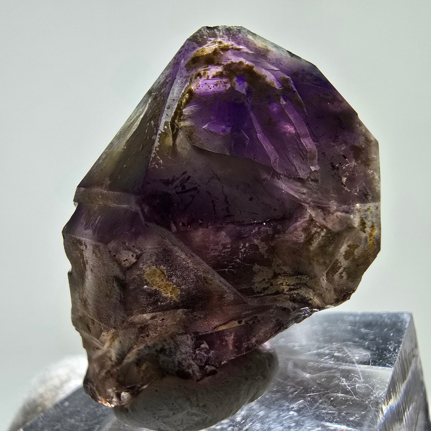 Sceptre squelette en améthyste fantôme rare, pointe Brandberg, Namibie, 30 x 24 x 20 mm