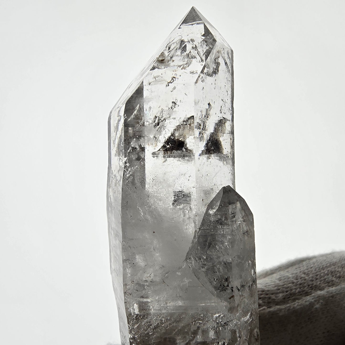 Sceptre de poche Saint-Valentin en quartz fumé fantôme squelette, Namibie 86 x 25 x 19 mm