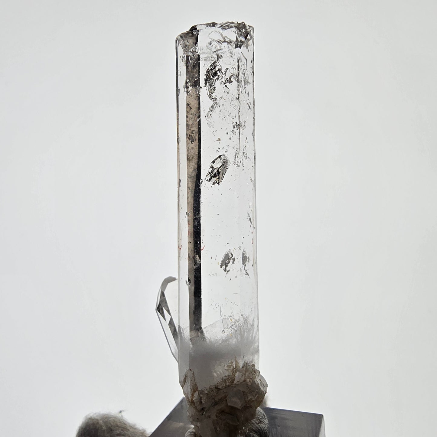 Sceptre en quartz fumé fantôme lémurien, poche Saint-Valentin, Namibie, 71 x 20 x 15 mm