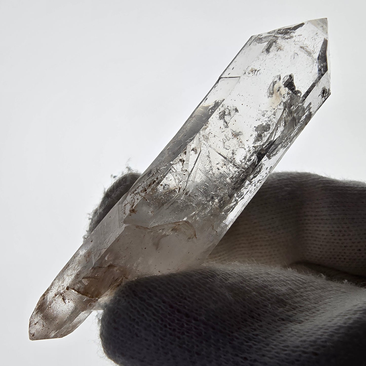 Sceptre de poche Saint-Valentin en quartz fumé fantôme squelette, Namibie, 73 x 17 x 15 mm