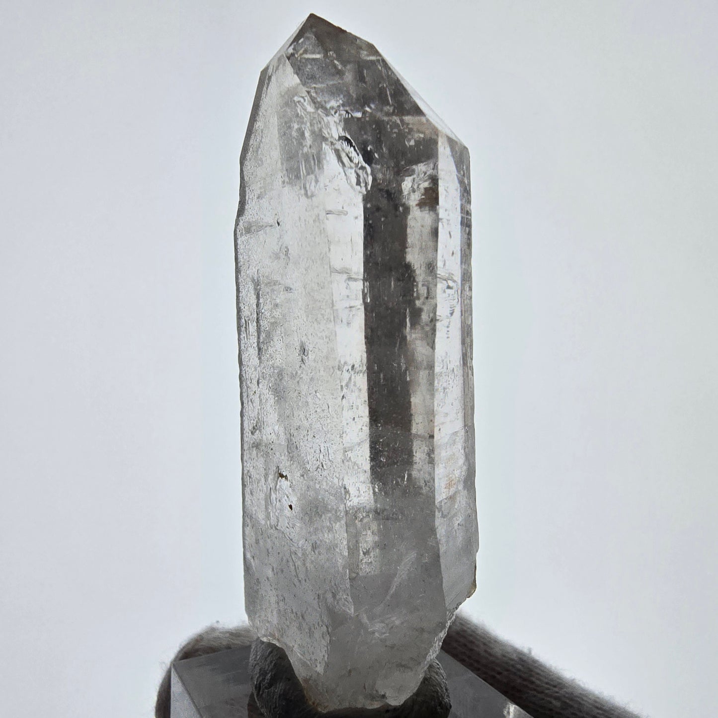 Sceptre squelette en quartz fumé Enhydro, grande poche à bulles Saint-Valentin, Namibie 67 x 29 x 16 mm