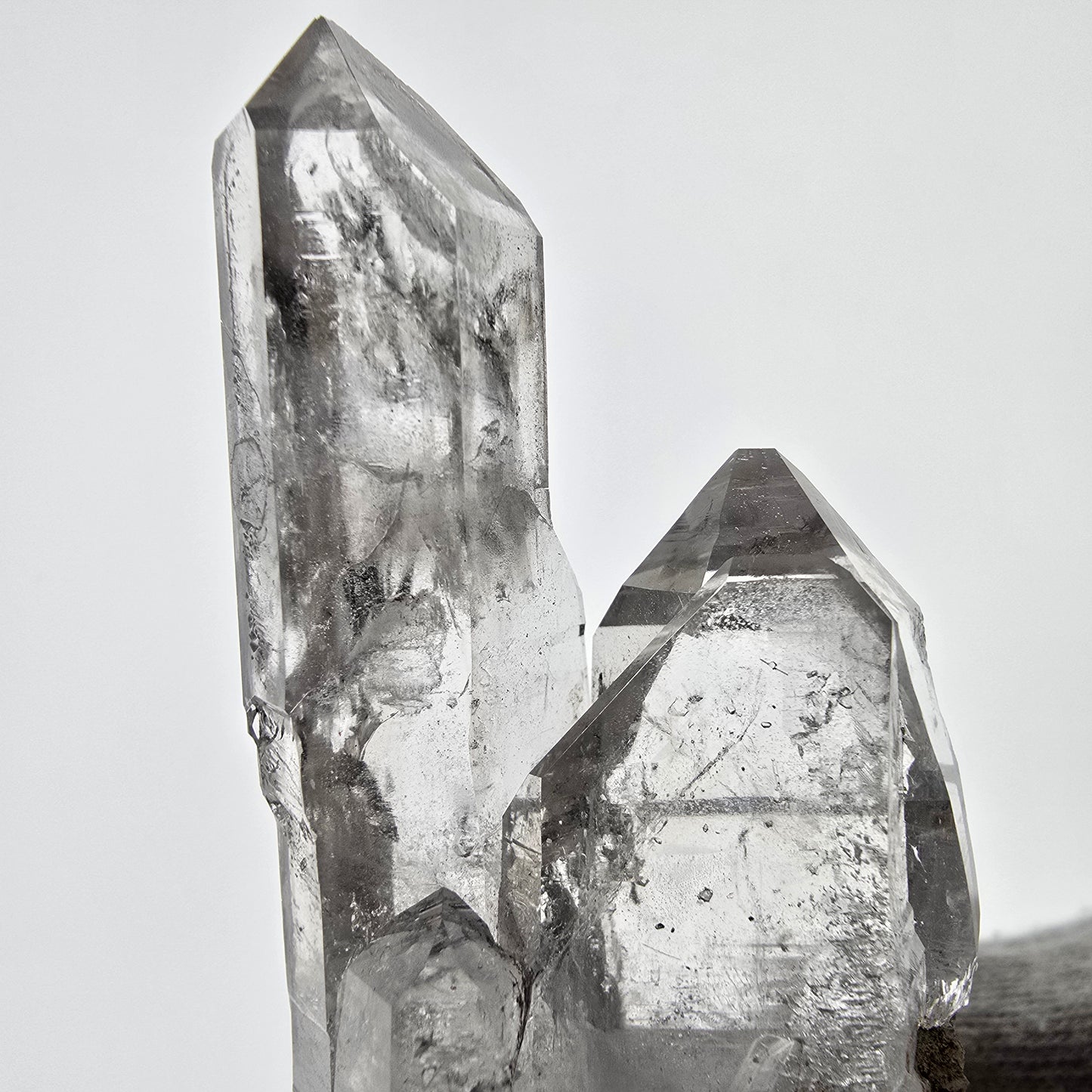 Sceptre fantôme squelette en quartz fumé, poche Saint-Valentin, Namibie, 70 x 34 x 18 mm