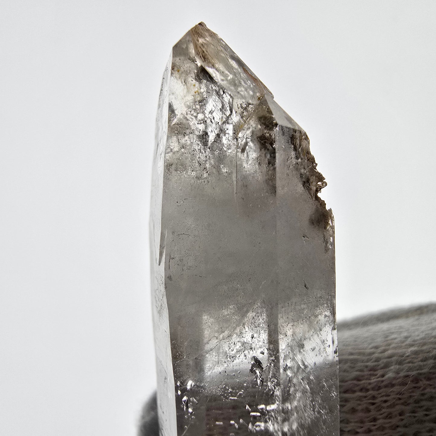 Sceptre de poche Saint-Valentin en quartz fumé fantôme squelette, Namibie 54 x 18 x 13 mm