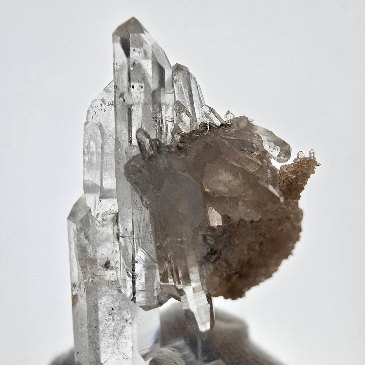 Sceptre fantôme squelette en quartz fumé DT sur pochette Matrix Valentine, Namibie 49 x 29 x 22 mm