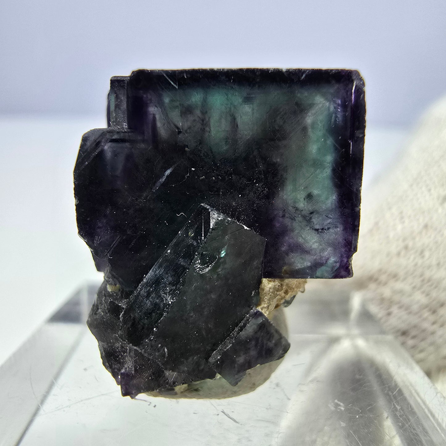 Spécimen rare de cube de fluorite fantôme, vert zonal et violet, Okorusu, Namibie, 24 x 16 x 17 mm