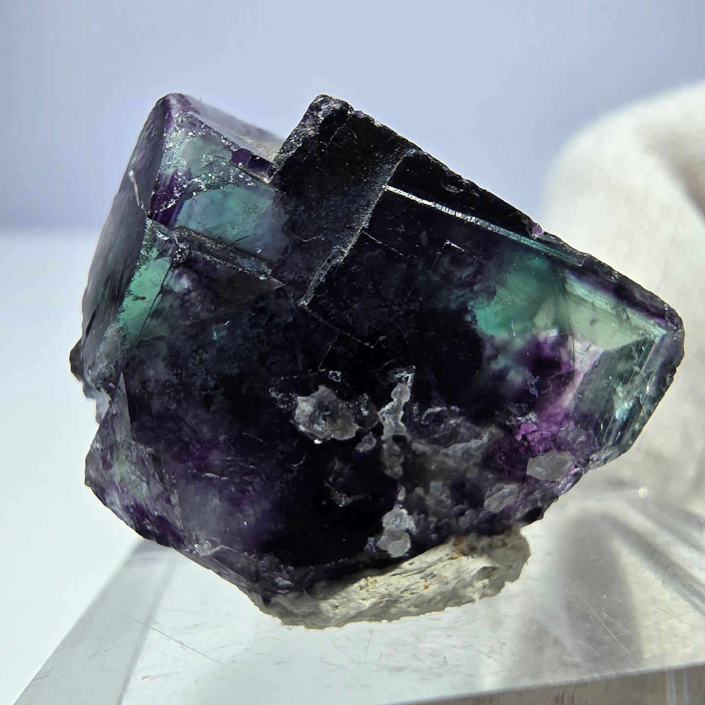 Spécimen rare de cube de fluorite fantôme, vert zonal et violet, Okorusu, Namibie, 23 x 18 x 19 mm